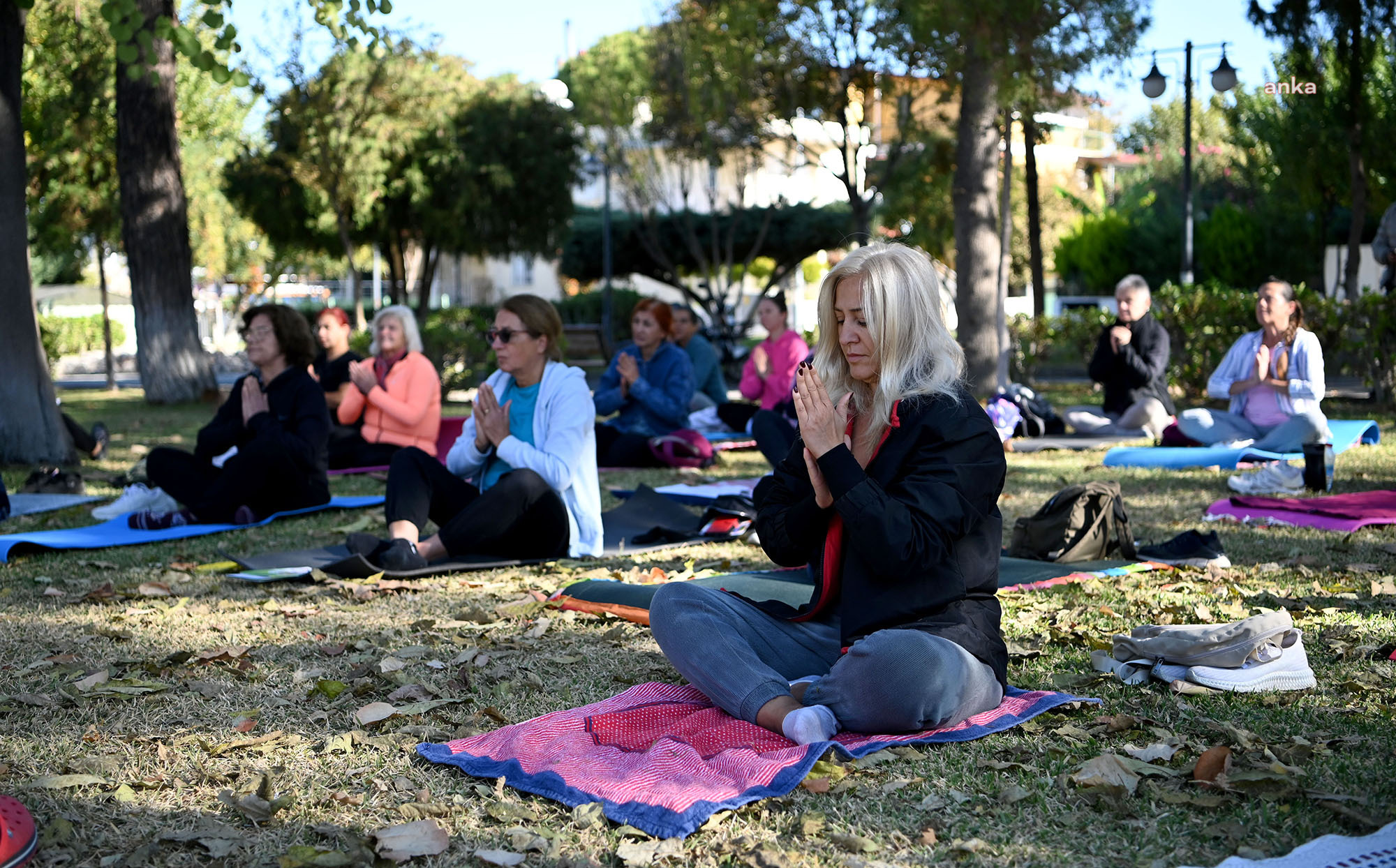 Kuşadası Belediyesi'nden  Güzelçamlı Mahallesi’nde ücretsiz yoga etkinliği