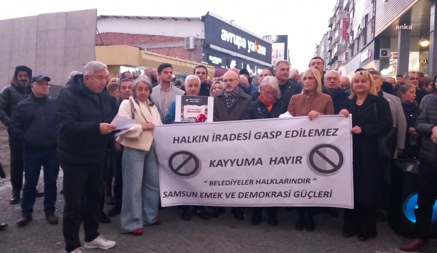 Samsun Emek ve Demokrasi Güçleri'nden belediyelere kayyum atanmasına karşı eylem