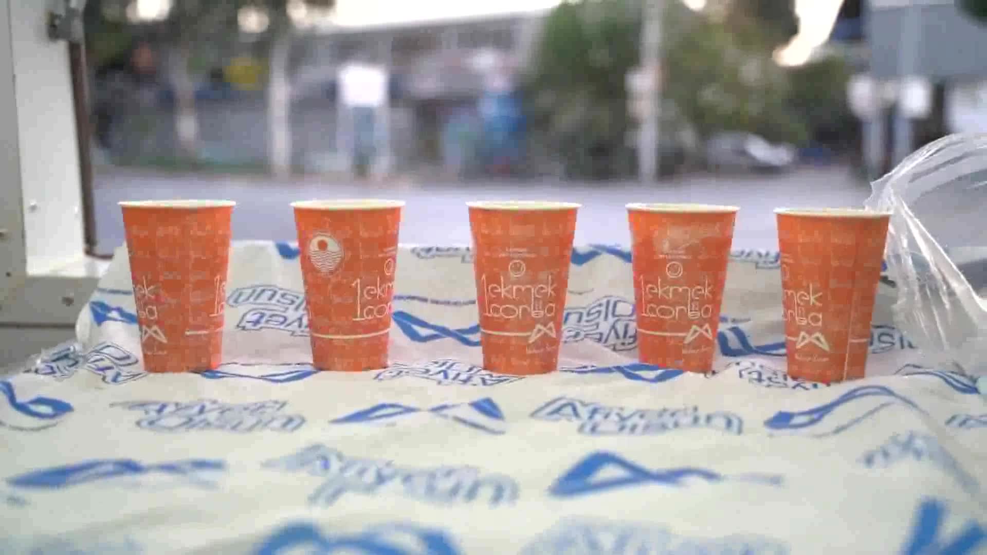 Mersin Büyükşehir Belediyesi'nin '1 Ekmek 1 Çorba' uygulaması 61 noktada yeniden başladı