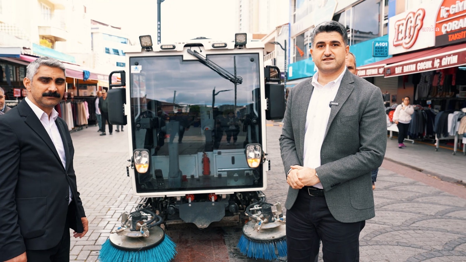 Ataşehir’de akıllı temizlik araçları devreye alındı