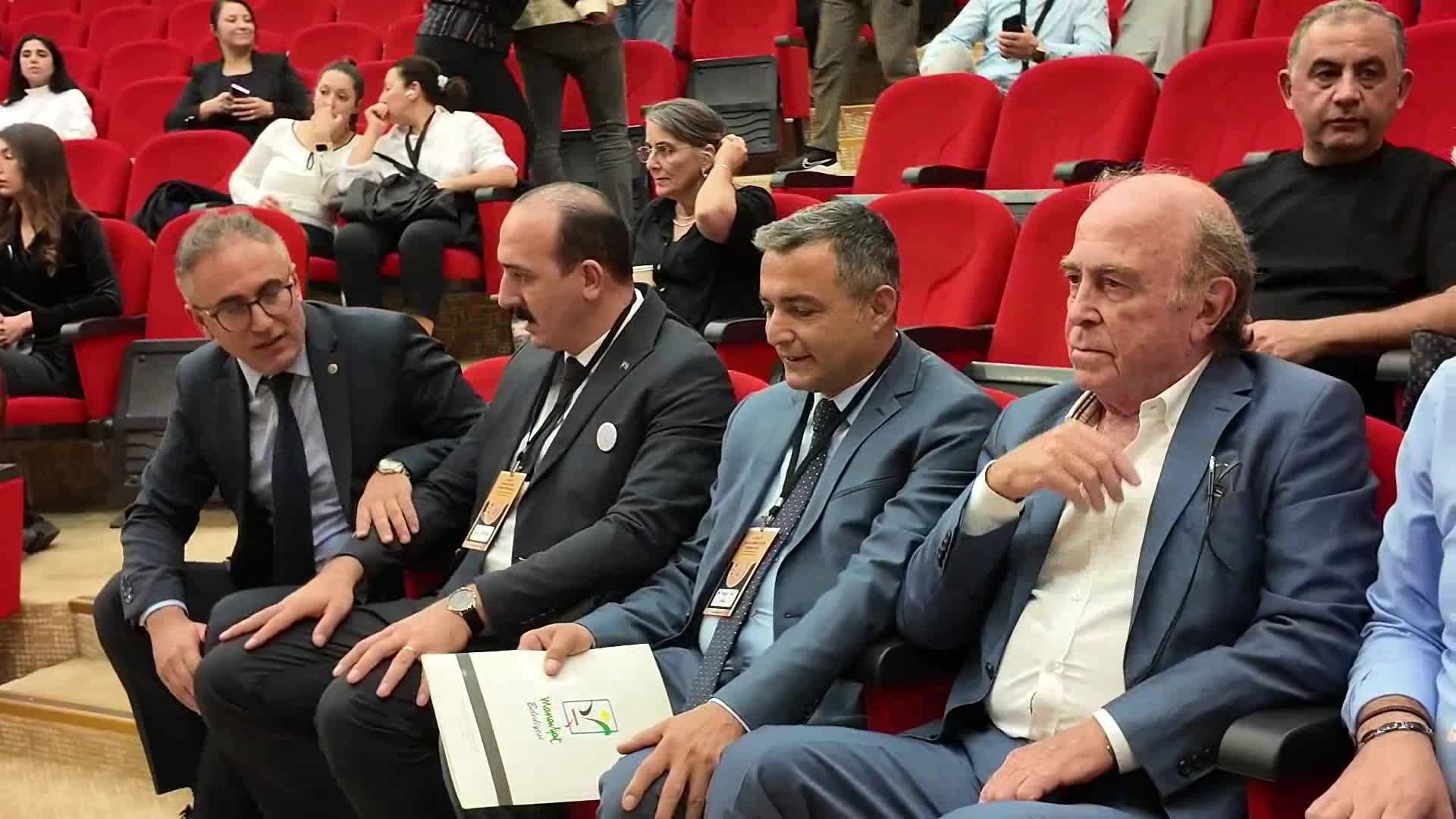 Manavgat Belediye Başkanı Kara, Antalya Uluslararası Bilim Forumu’na konuşmacı olarak katıldı