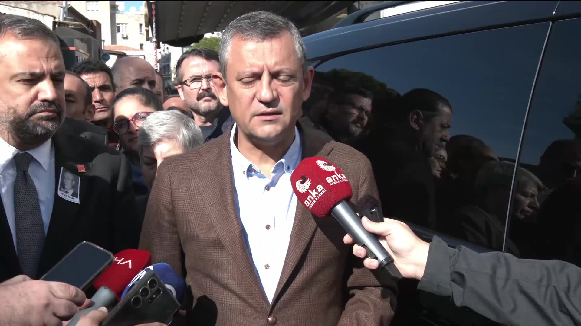Özgür Özel "kurultay tartışmaları" ile ilgili konuştu: "CHP'den sözüme değer veren herkesi bu tartışmalara girmemeye çağırıyorum"