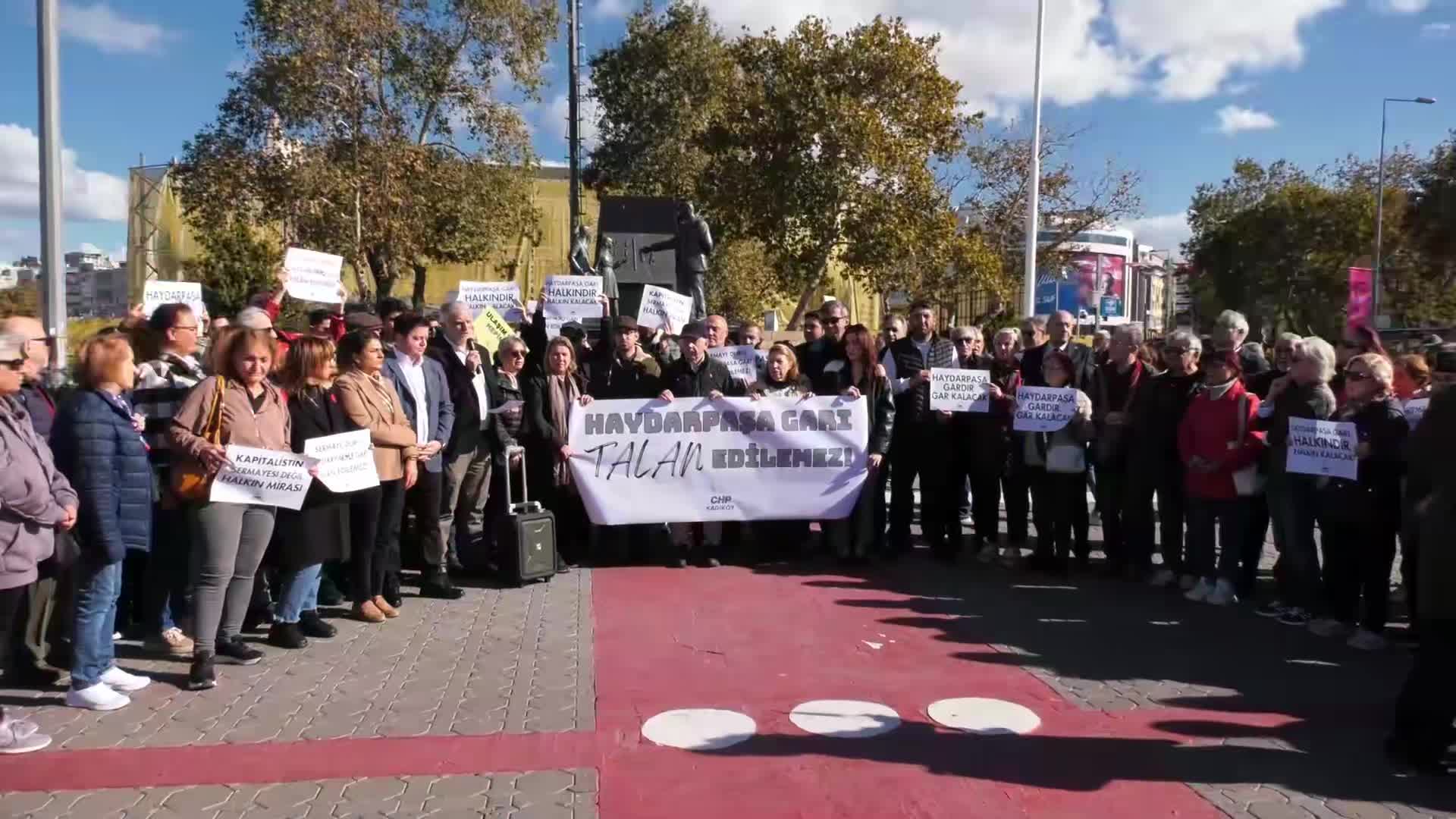 Haydarpaşa ve Sirkeci garları için yürüyüş: Yıkıma kars¸ı yas¸amı savunan herkesi dayanışmaya çağırıyoruz