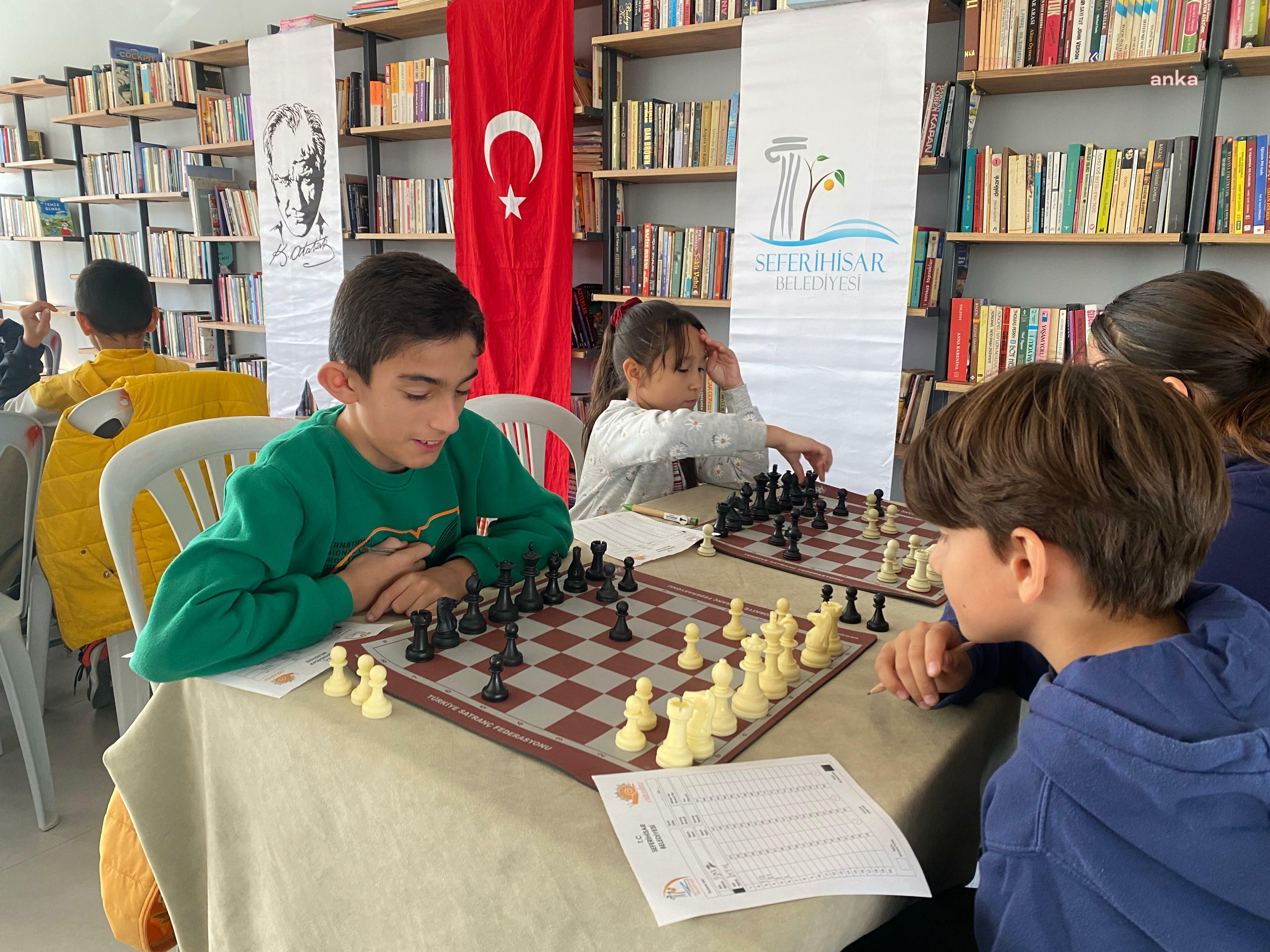 Seferihisar Belediyesi, Atatürk’ün ölümünün 86. yılı dolayısıyla satranç turnuvası düzenledi