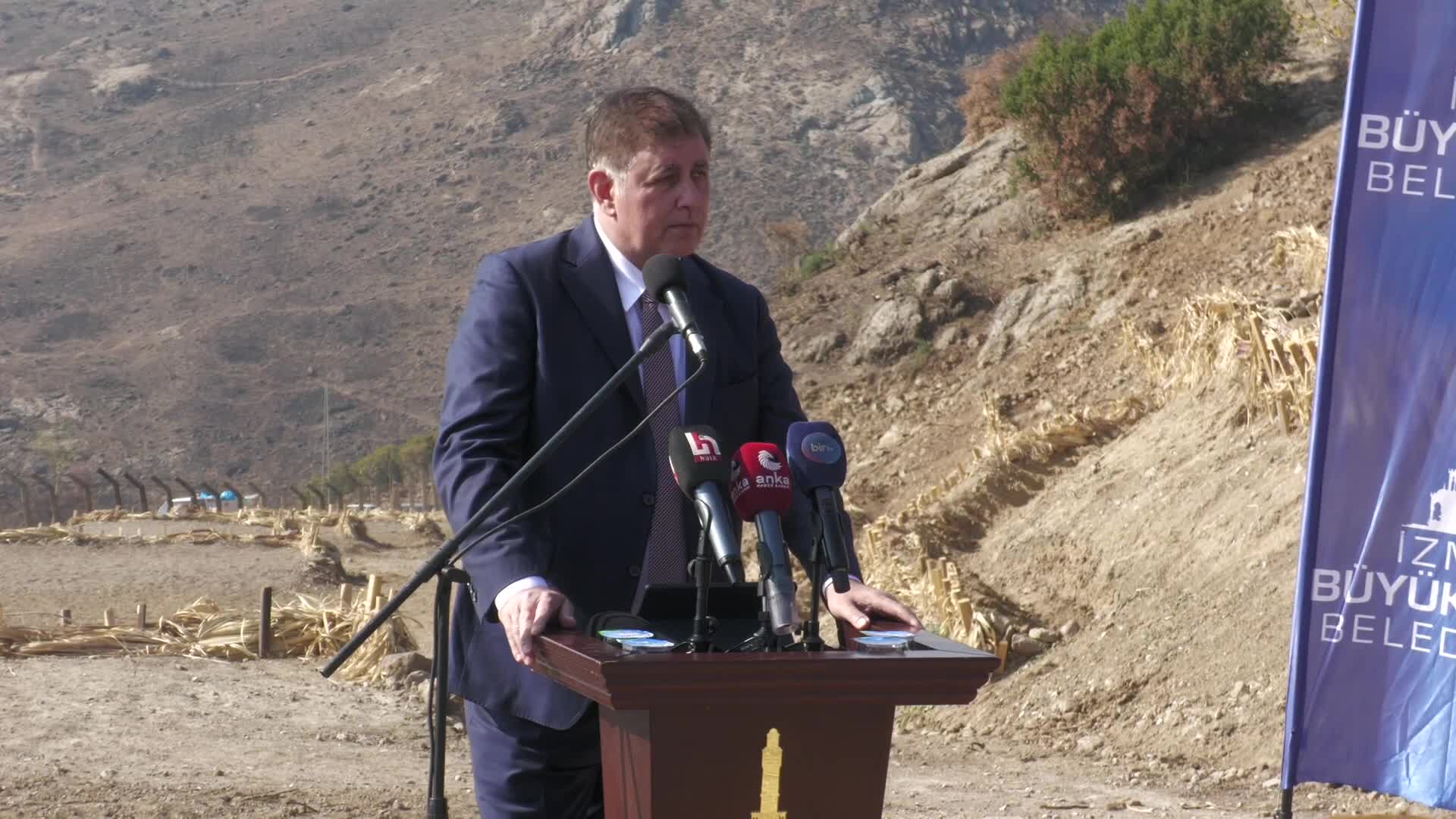 İzmir Büyükşehir Belediye Başkanı Tugay: "Türkiye’nin her yerinde birilerine bir şeyleri peşkeş çekmekten öte hiçbir şey yapmıyorlar. Yakında ülke kalmayacak"