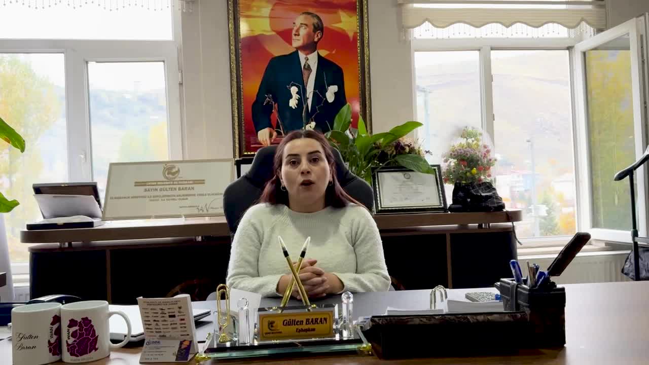 Çatak Belediyesi'nden 323 üniversite öğrencisine 5 bin TL eğitim yardımı...