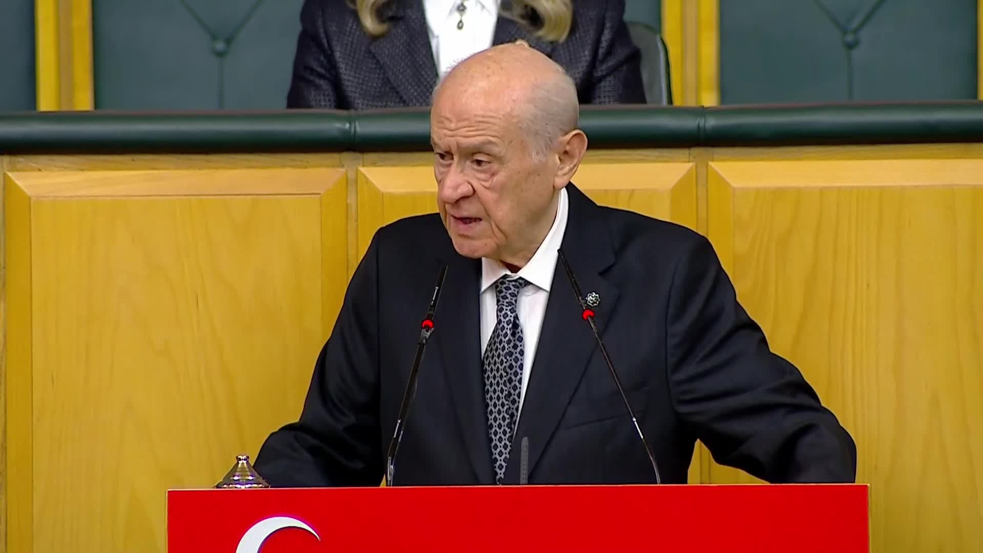MHP grup toplantısı... Bahçeli "yeni çözüm süreci" çağrısını yineledi: "Yaptığımız ve söylediğimiz her şeyin arkasındayız. Utanacak, sıkılacak ve mahcubiyet duyulacak bir açığımız yoktur"