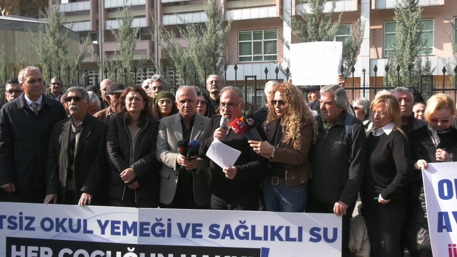 Türkiye Okul Yemeği Koalisyonu’ndan MEB önünde eylem: ‘’Çocukların yoksulluktan kaynaklı gıdaya erişememe noktasında yaşadığı eşitsizlikler karşısında okul yemeği en etkili kamusal tedbir’’