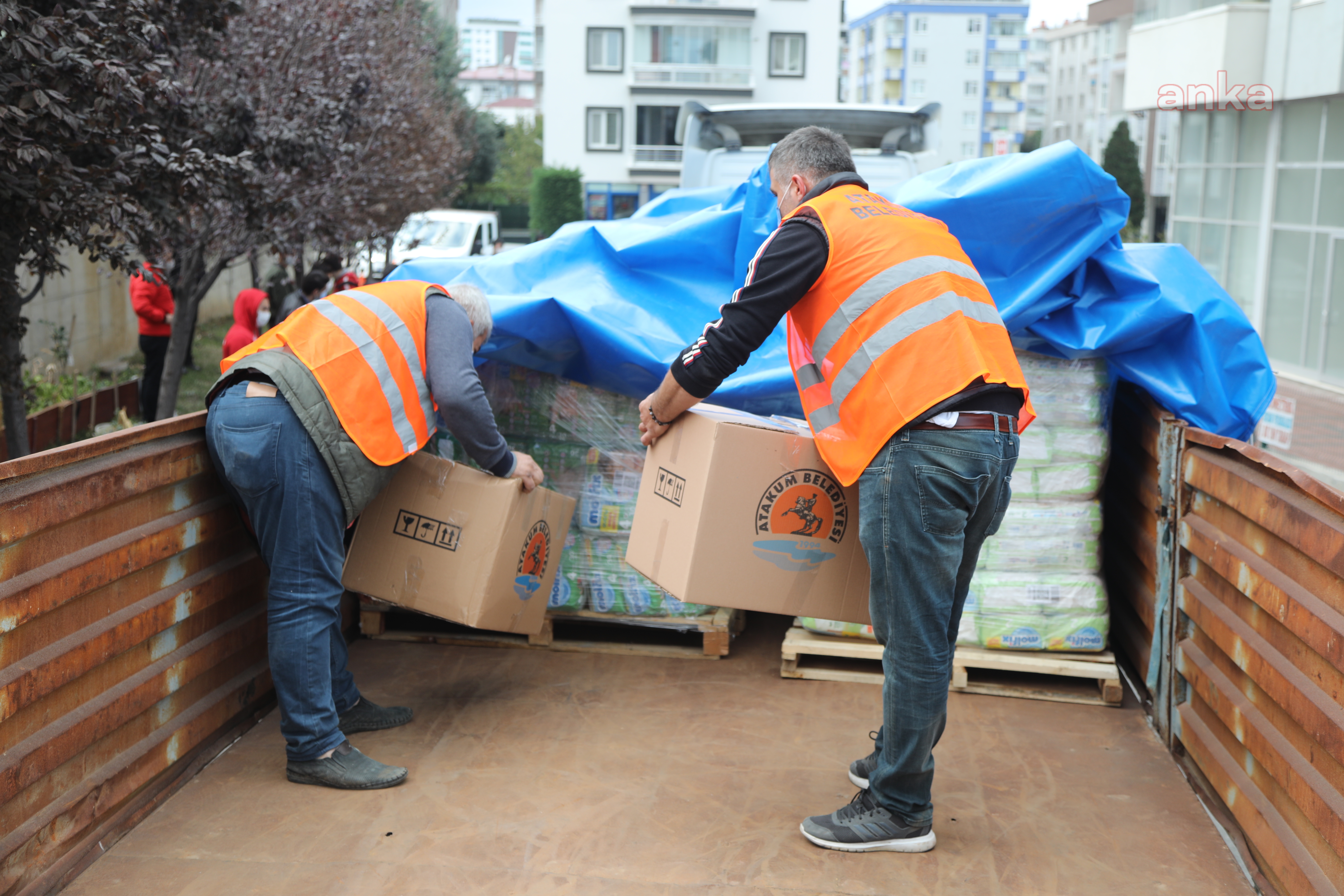 ATAKUM BELEDİYESİ'NDEN İZMİR İÇİN İKİNCİ YARDIM TIR'I