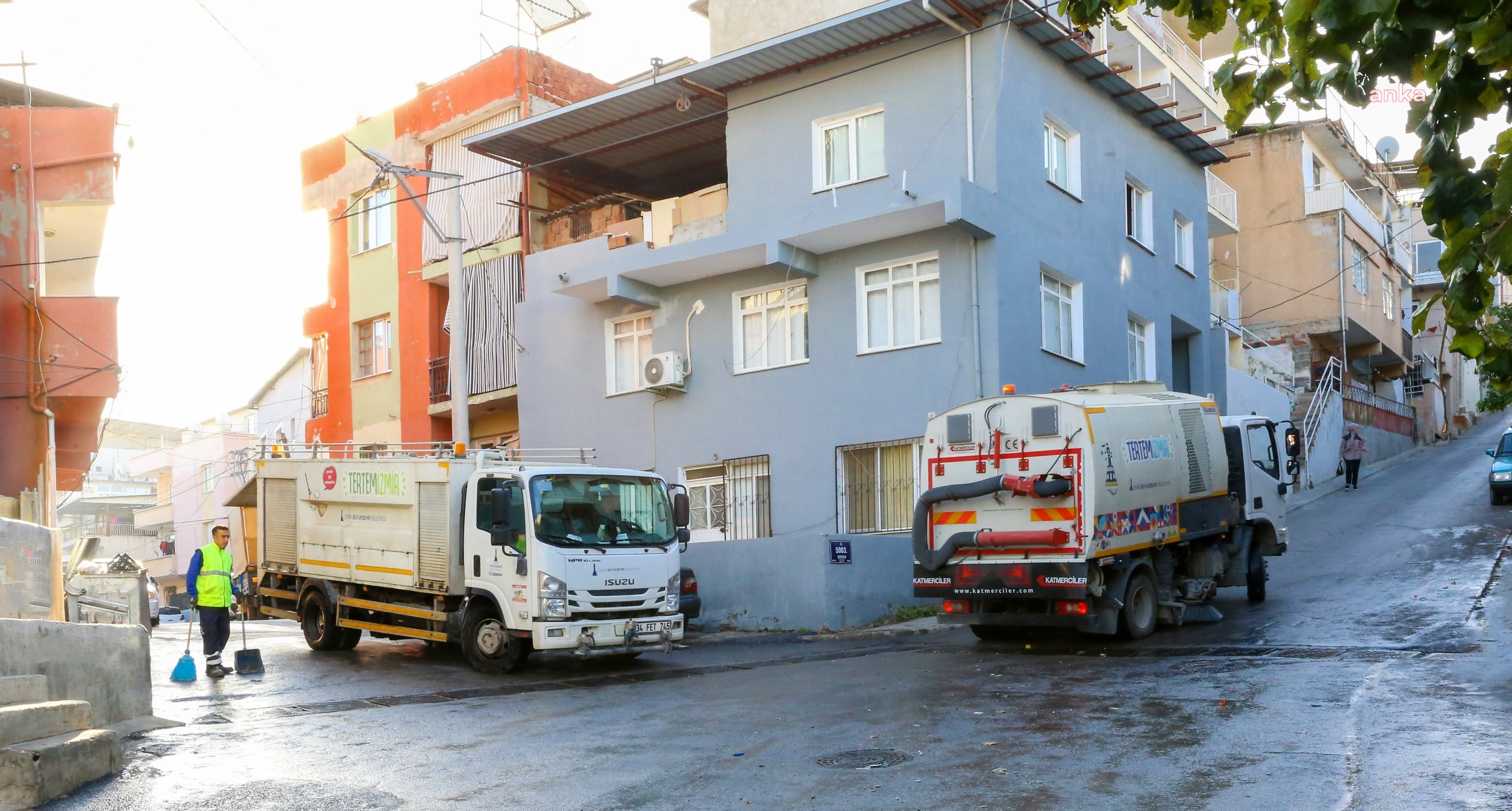 Karabağlar Belediyesi'nden temizlik seferberliği