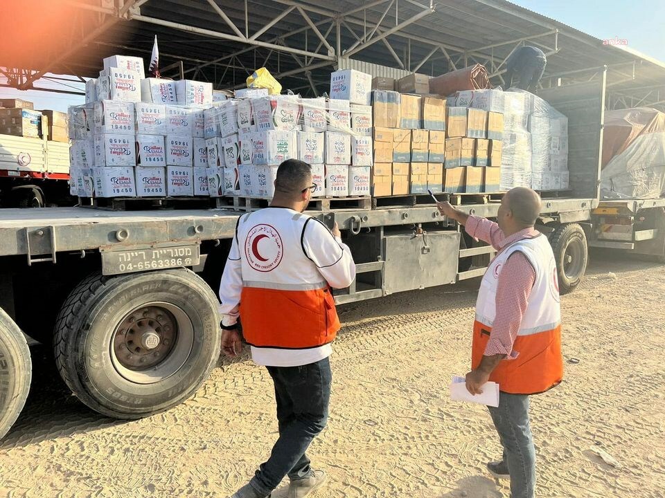 İsrail, ABD'nin tanıdığı 30 günlük süreden önce Gazze'ye yardım ulaştırmak için uğraştığını açıkladı