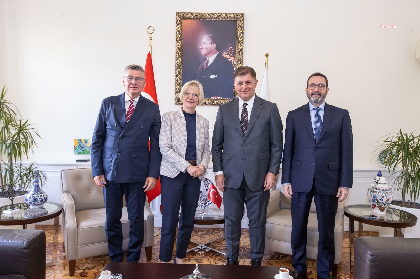 Almanya Federal Cumhuriyeti Büyükelçisi Sibylle Katharina Sorg, İzmir Büyükşehir Belediye Başkanı Tugay'ı ziyaret etti