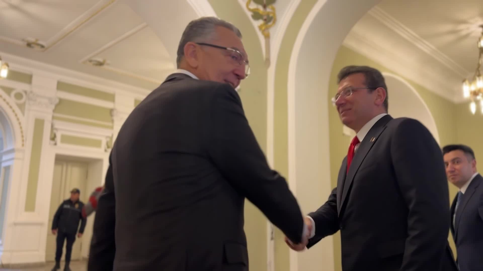 İBB Başkanı Ekrem İmamoğlu, Bakü Valisi Aziz Eldar Azizoğlu ile bir araya geldi