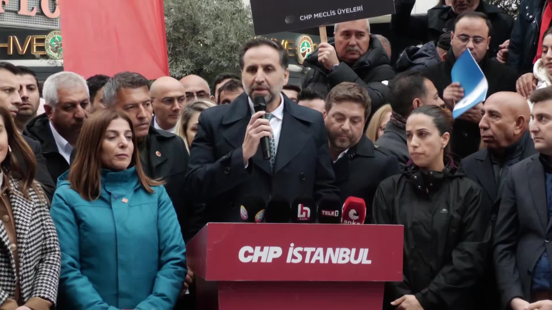 CHP heyetinin Demokrasi Nöbeti.. CHP Milletvekili Özgür Erdem İncesu: Türk insanının demokrasiye inancını kaybetmemesi için buradayız