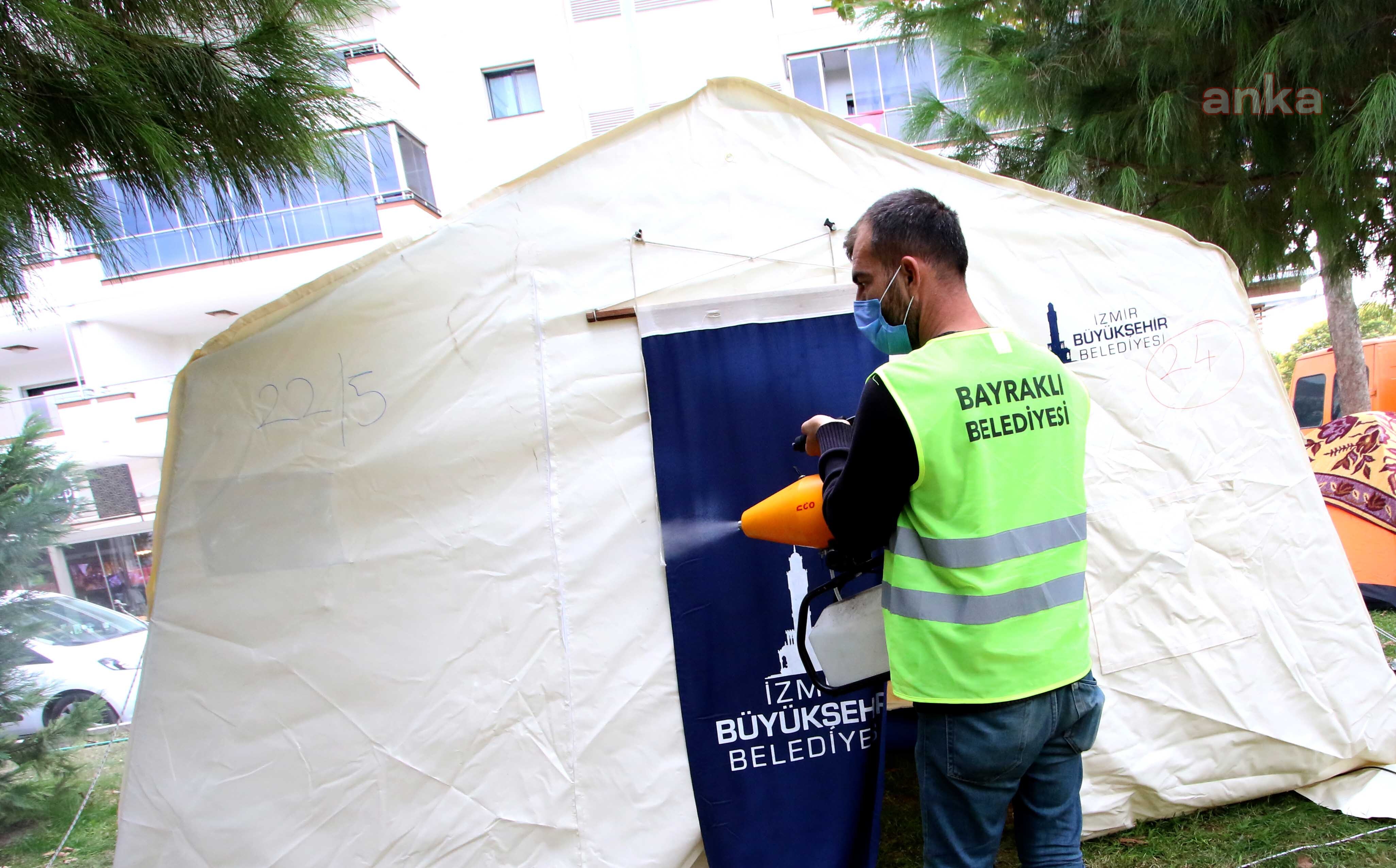 BAYRAKLI BELEDİYESİ, DEPREMZEDELERİN ÇADIRLARINI DEZENFEKTE EDİYOR