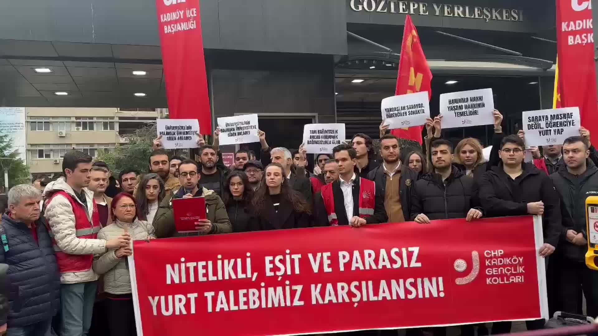 Gençlerden barınma eylemi: "Öğrencilere kira desteği sağlansın"