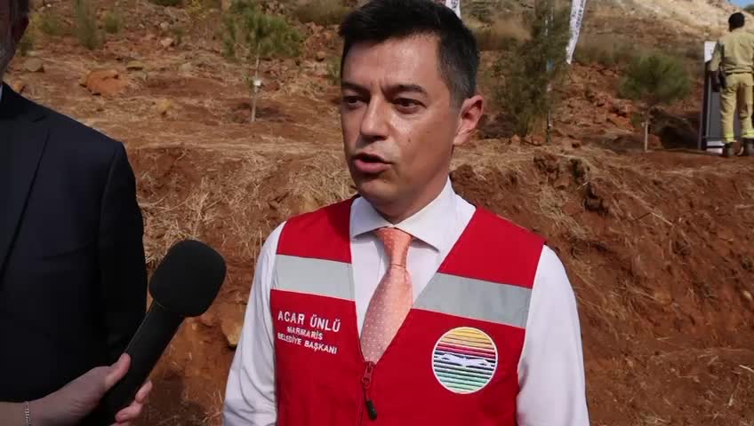 Marmaris Belediye Başkanı Ünlü ile Hollanda Büyükelçisi Joep Wijnands, hatıra ormanına fidan dikti