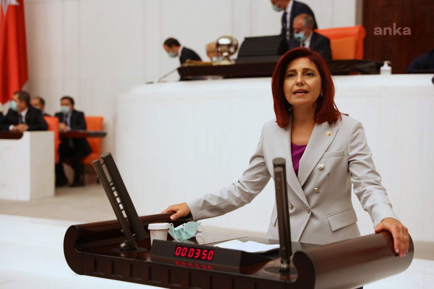 CHP'Lİ EMECAN: KADIN CİNAYETLERİ 7 KAT, İŞÇİ İNTAHARLARI 5 KAT ARTTI