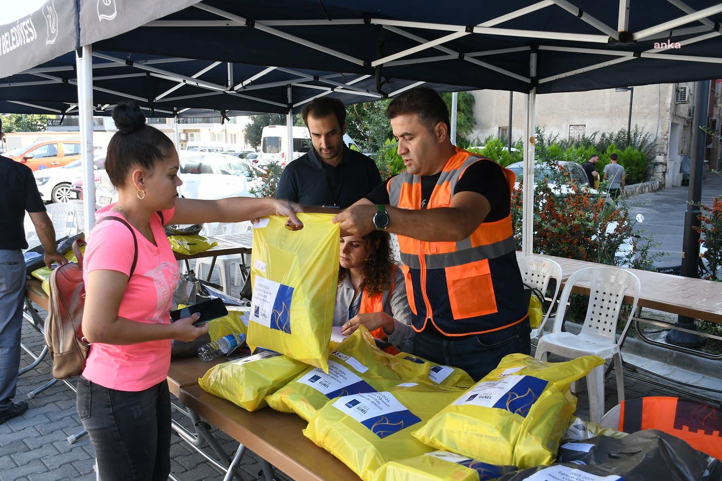 Kuşadası Belediyesi, eğitime desteğini sürdürüyor