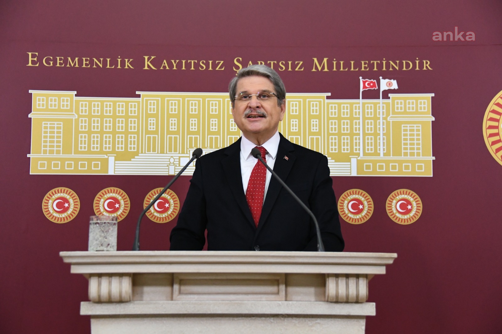 İYİ PARTİLİ ÇIRAY: "FAİZİ İNDİR" DENDİ İNDİRDİ, YİNE DE GİTTİ