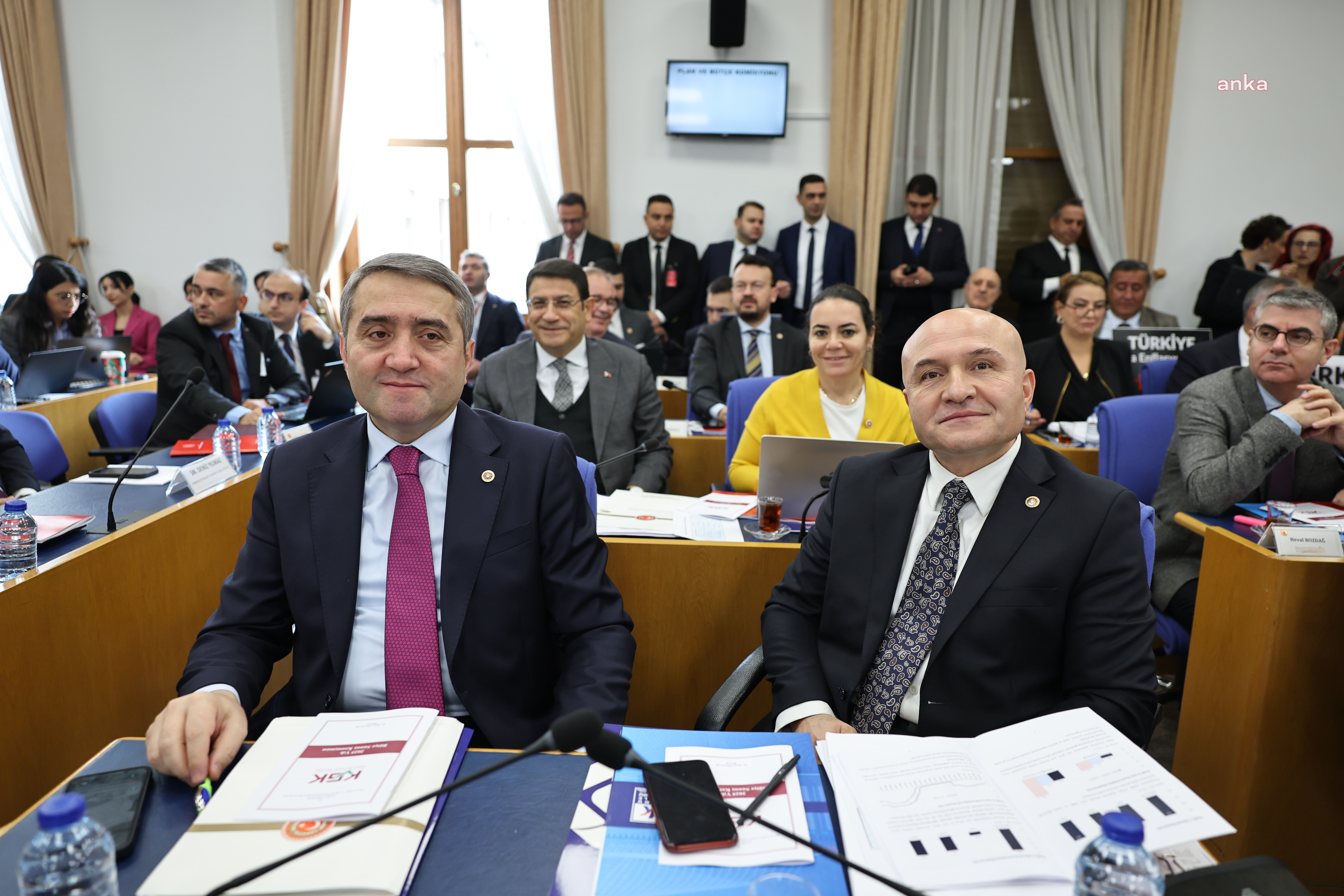 TBMM Plan ve Bütçe Komisyonu... Erhan Usta: "128 milyar doları yiyenlerden hala haber yok. 'Carry trade'cilere bir şey yok. Bu bütçe zulüm bütçesidir. Bu zulüm bütçesine 'Dur' demek lazım"