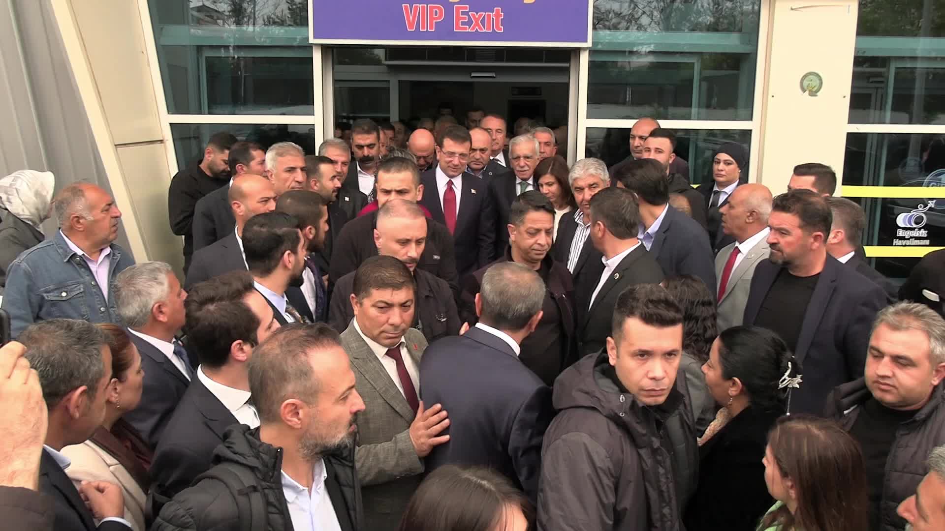 İmamoğlu’ndan Ahmet Türk’e destek ziyareti