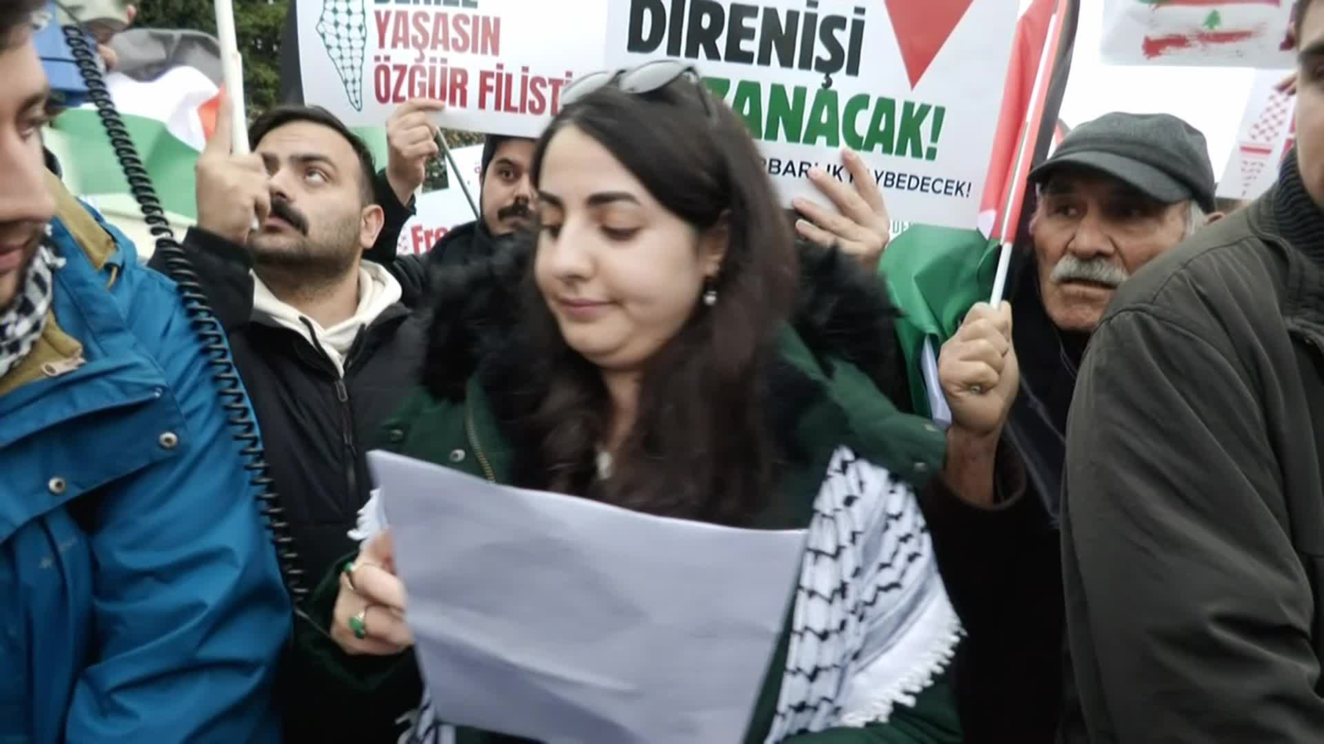 Filistin Eylem Komitesi'nden Ambarlı Limanı'nda eylem: Tüm ilişkiler kesilerek İsrail’e tam ambargo uygulanmalıdır