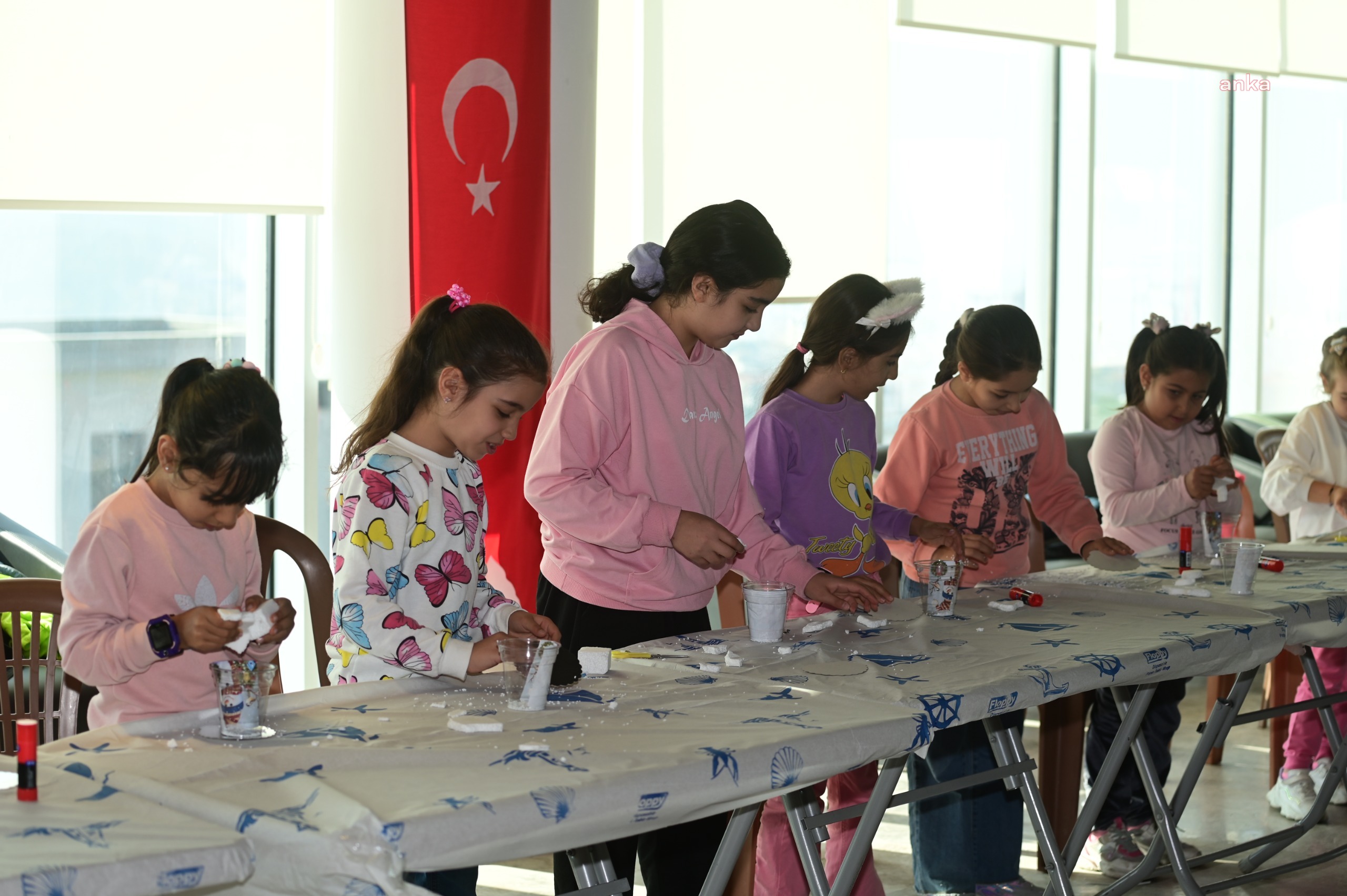 Karabağlar Belediyesi, ara tatilde öğrenciler için etkinlikler düzenledi