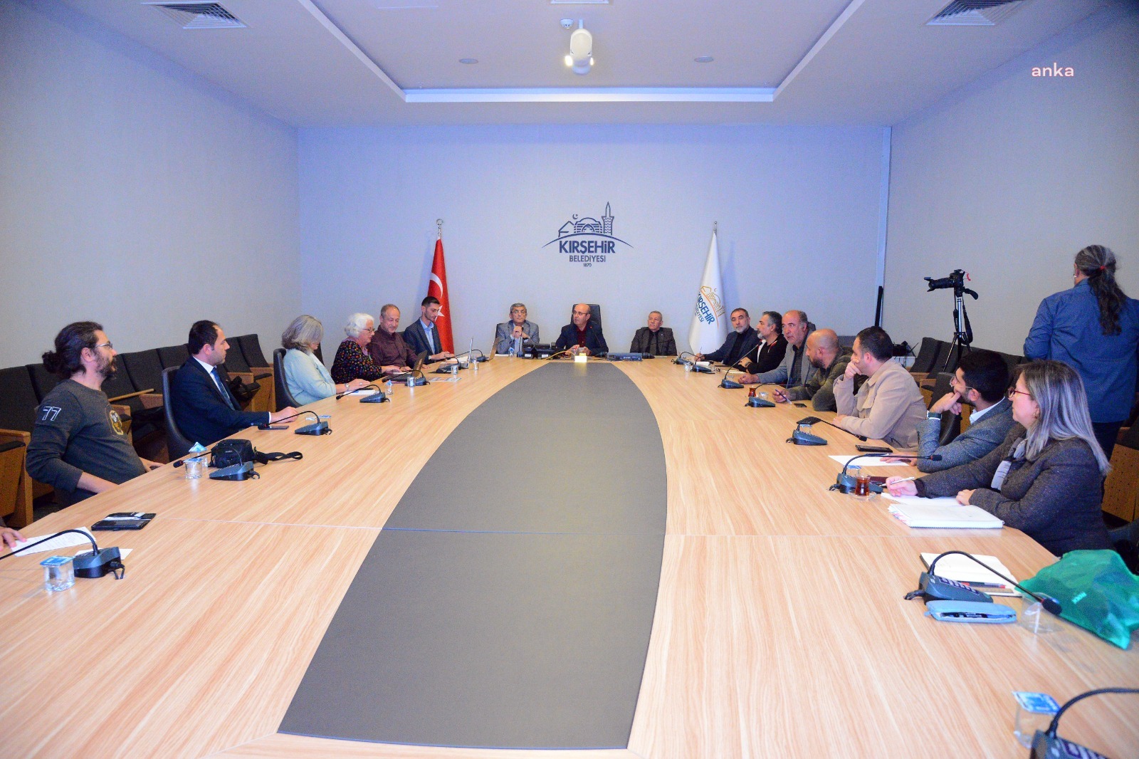 Kırşehir Belediye Başkanı Ekicioğlu: "Türkiye’yi de Kırşehir’i de sömürecekler"