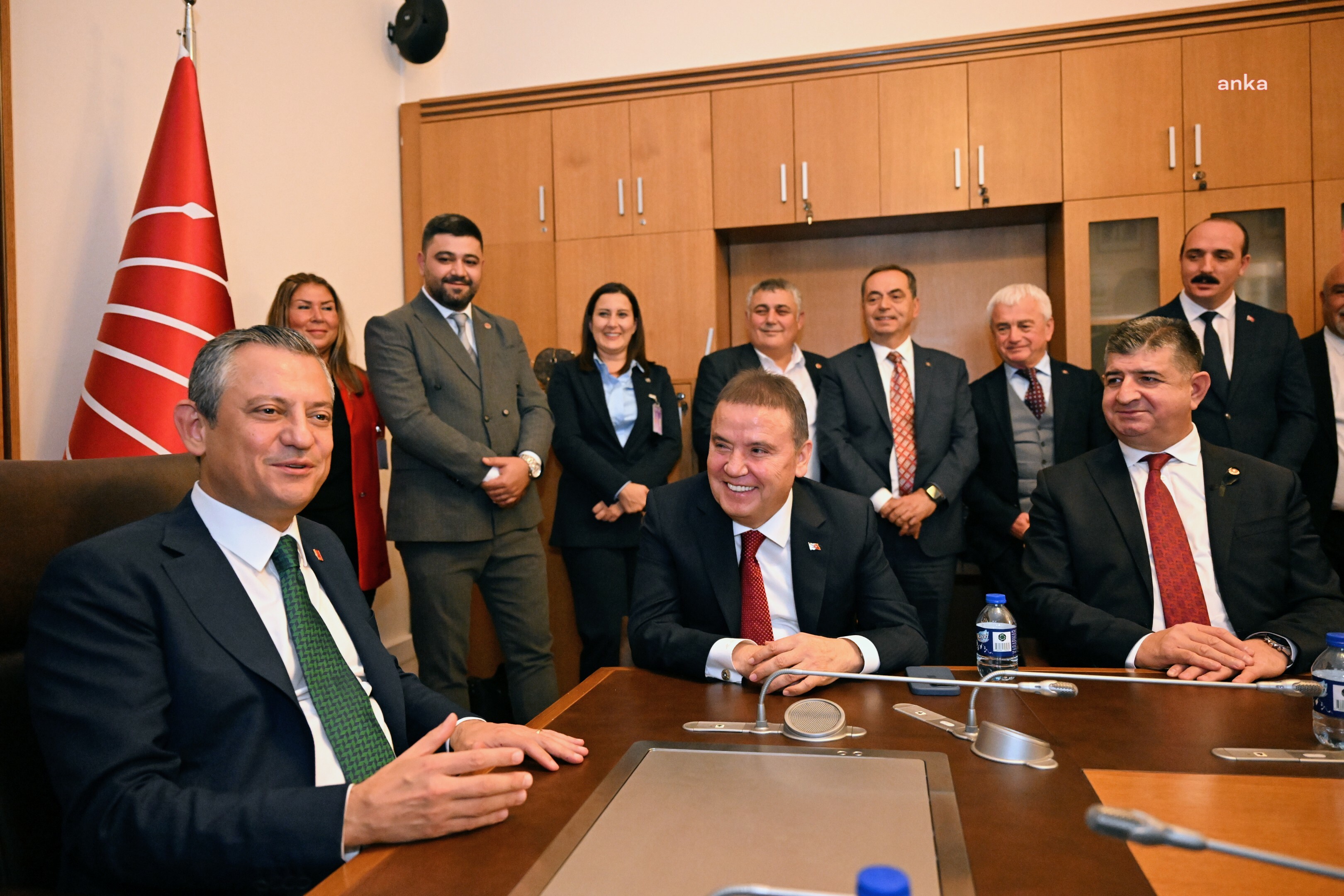 Antalya Büyükşehir Belediye Başkanı Böcek'ten Özgür Özel'e ziyaret