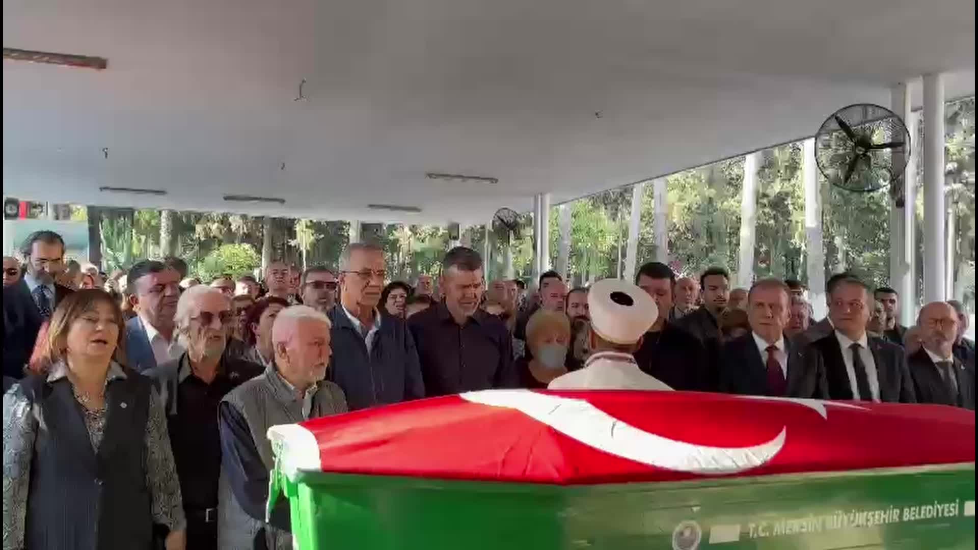 Muazzez İlmiye Çığ son yolculuğuna uğurlandı