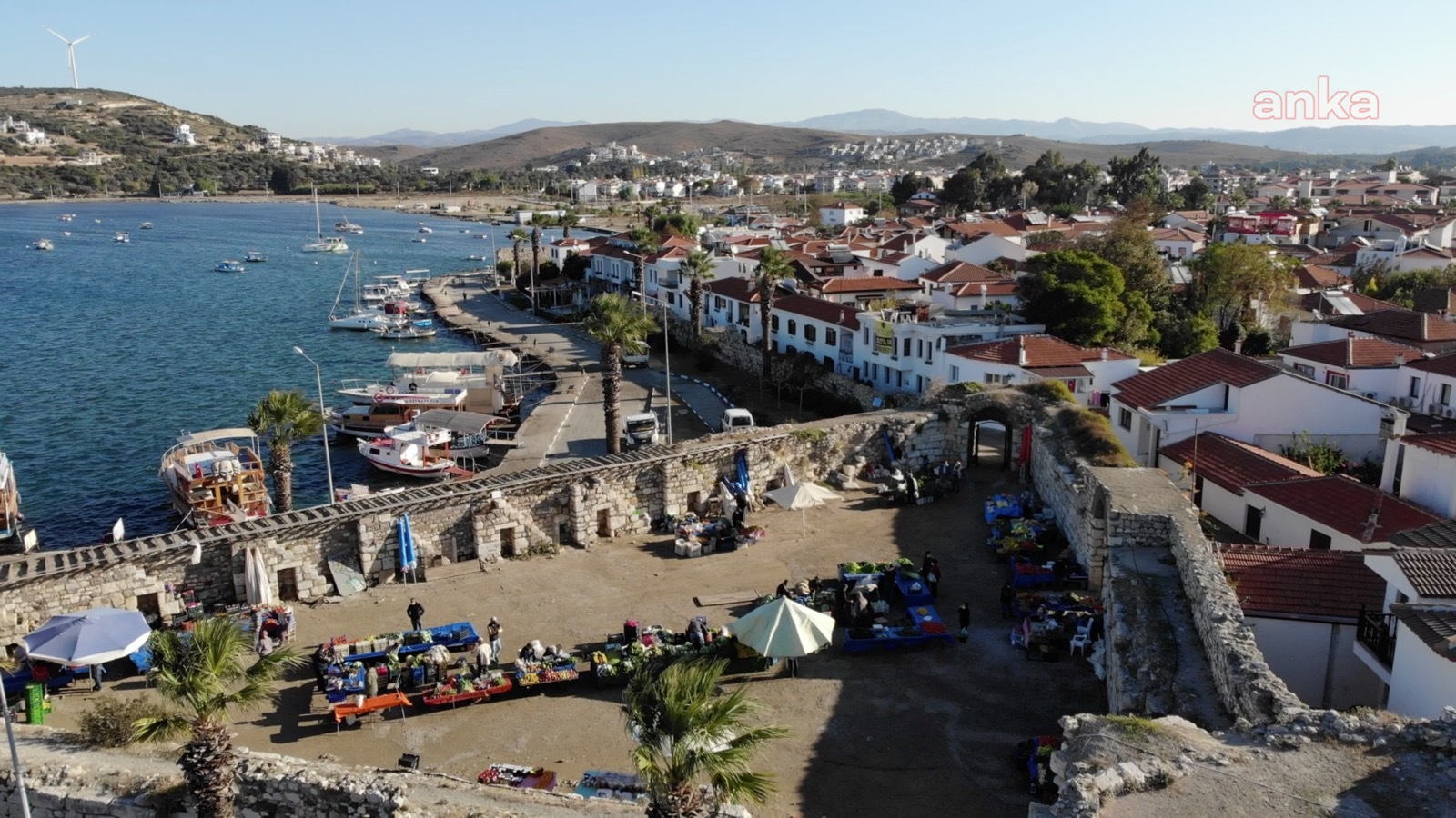 SIĞACIK KALEİÇİ PAZARI TEZGAHLARINI YENİDEN KURDU