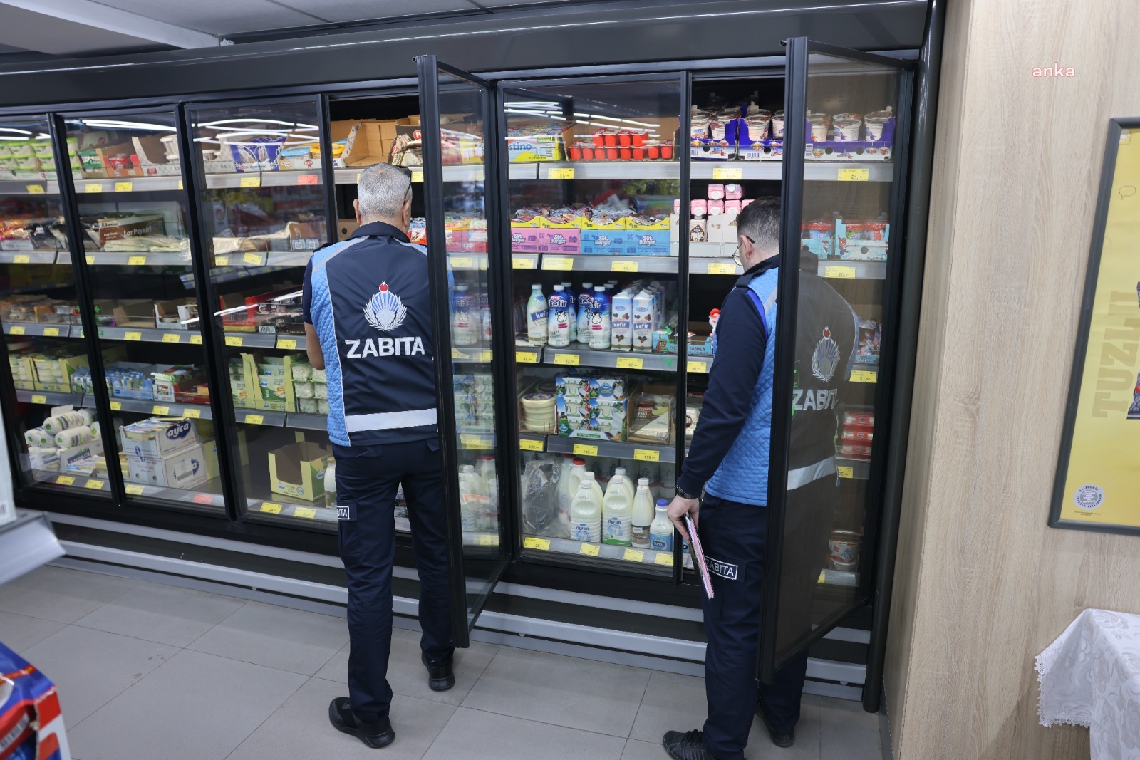 Silifke Belediyesi Zabıta ekiplerinden marketlere sıkı denetim