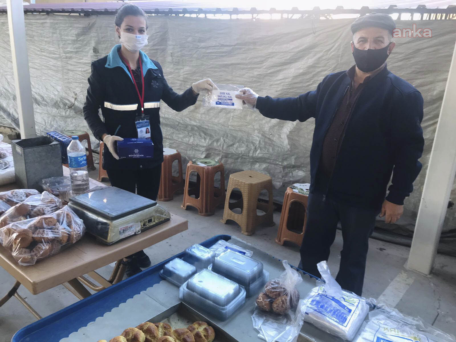 AYDIN BÜYÜKŞEHİR BELEDİYESİ MASKE DAĞITIMINI SÜRDÜRÜYOR