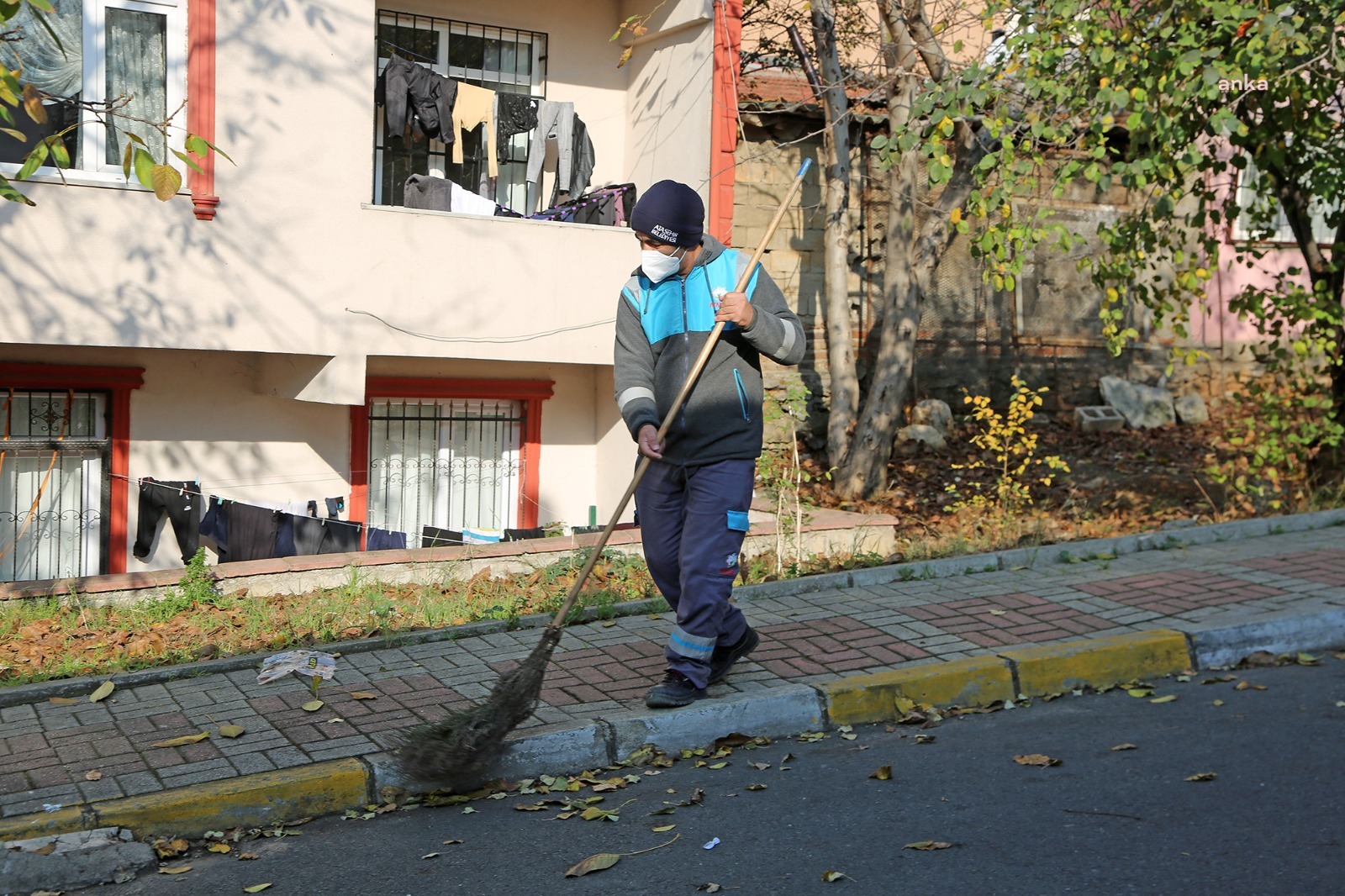 Ataşehir’de temizlik hareketi: Günlük 500 tona yakın çöp toplanıyor