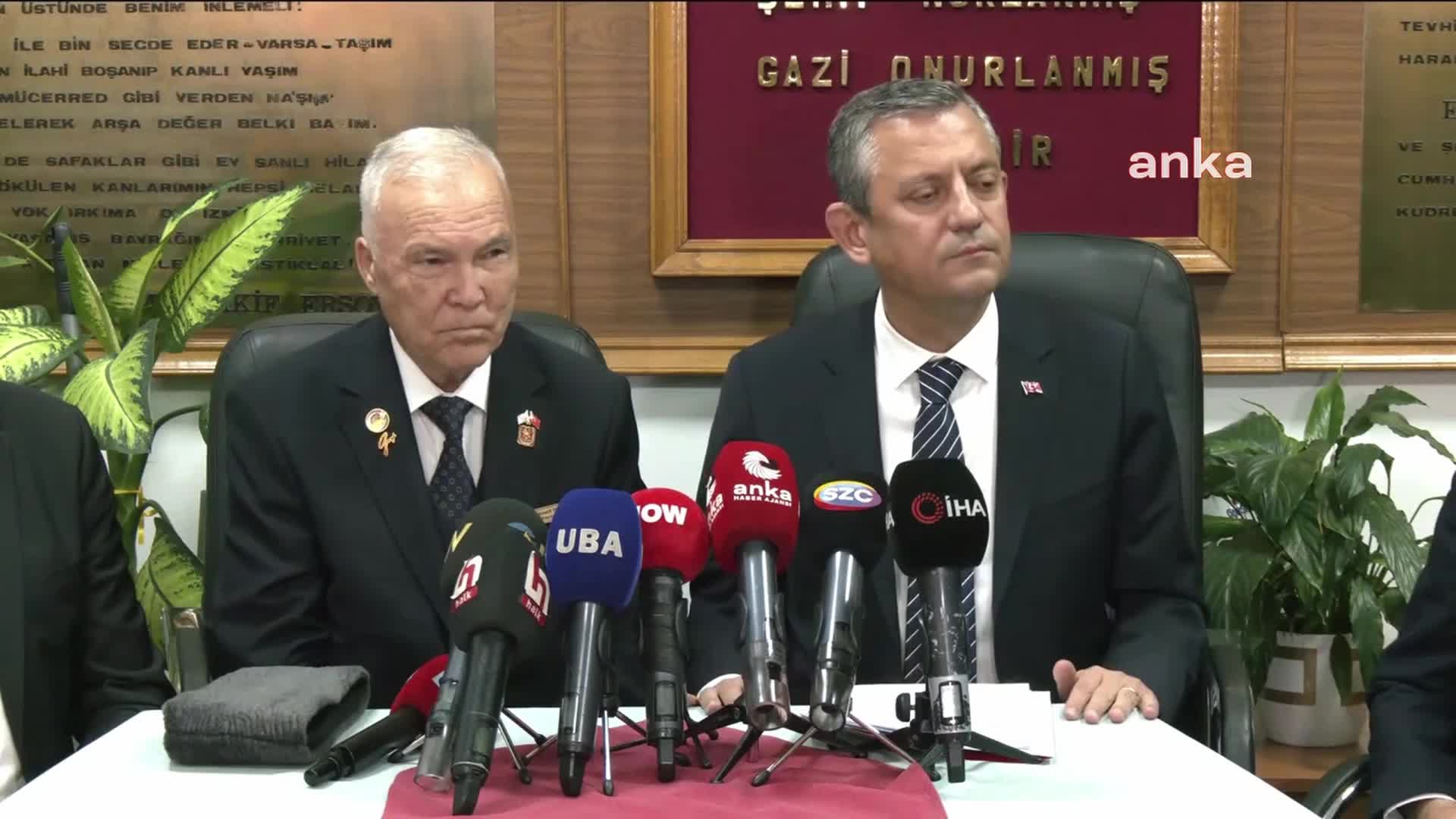 Özgür Özel: “Esenyurt’ta günlerce kapıda bekletilen milletvekillerimizden ve belediye meclis üyelerimizden, Güler ve Erdoğan özür dilediği anda ben de kendilerinden özür dilerim”