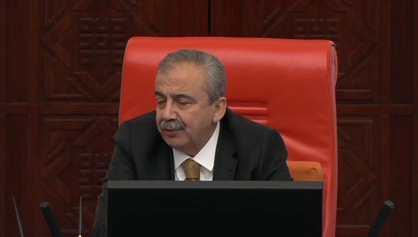 TBMM Genel Kurulu... İYİ Parti Grup Başkanvekili Çömez, Niğde'deki Çocuk Evleri Sitesi’nde darp edilen 9 yaşındaki engelli çocuğun ölümünü gündeme getirdi