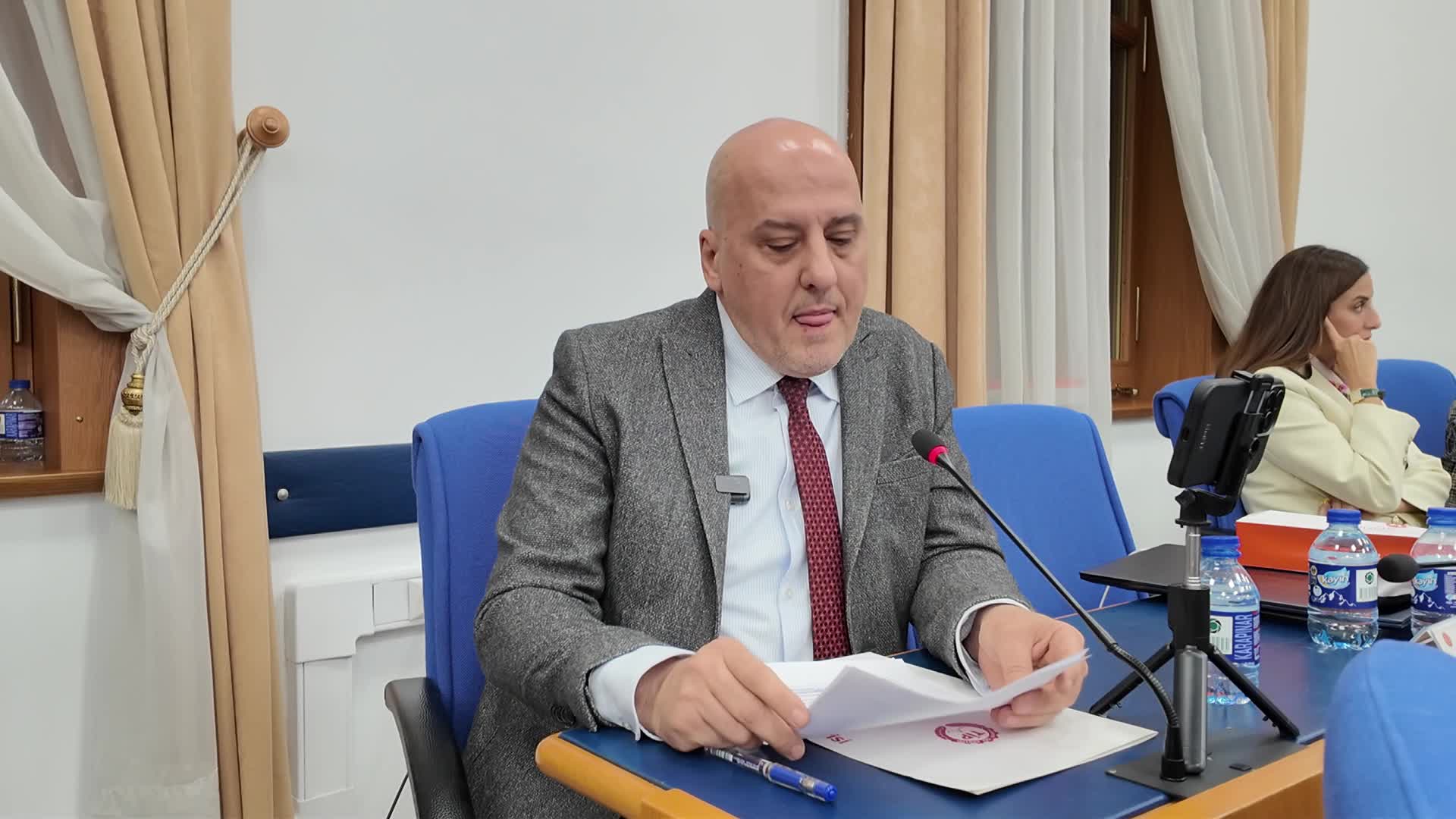 TBMM Plan ve Bütçe Komisyonu... Ahmet Şık: "Kayyum uygulamalarının ne Anayasa'yla ne yönetmelikle ilgisi yok ama parçası olduğunuz keyfilik rejimiyle ilgisi var"