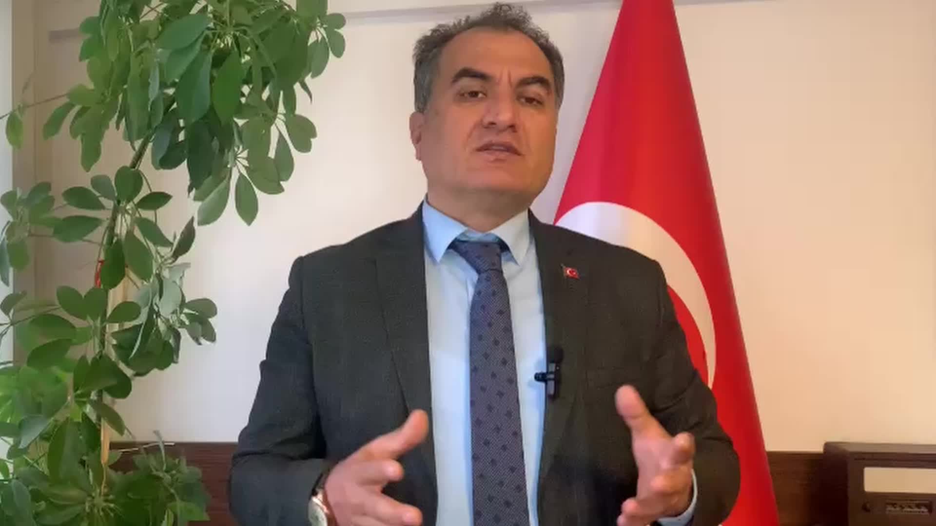 Ege Üniversitesi Tıp Fakültesi Hastanesi'nde yemekte böcek çıktığı iddiası...Birlik Sağlık Sen Genel Başkanı Doğruyol: Yemek hizmetleri kamulaştırılmalı