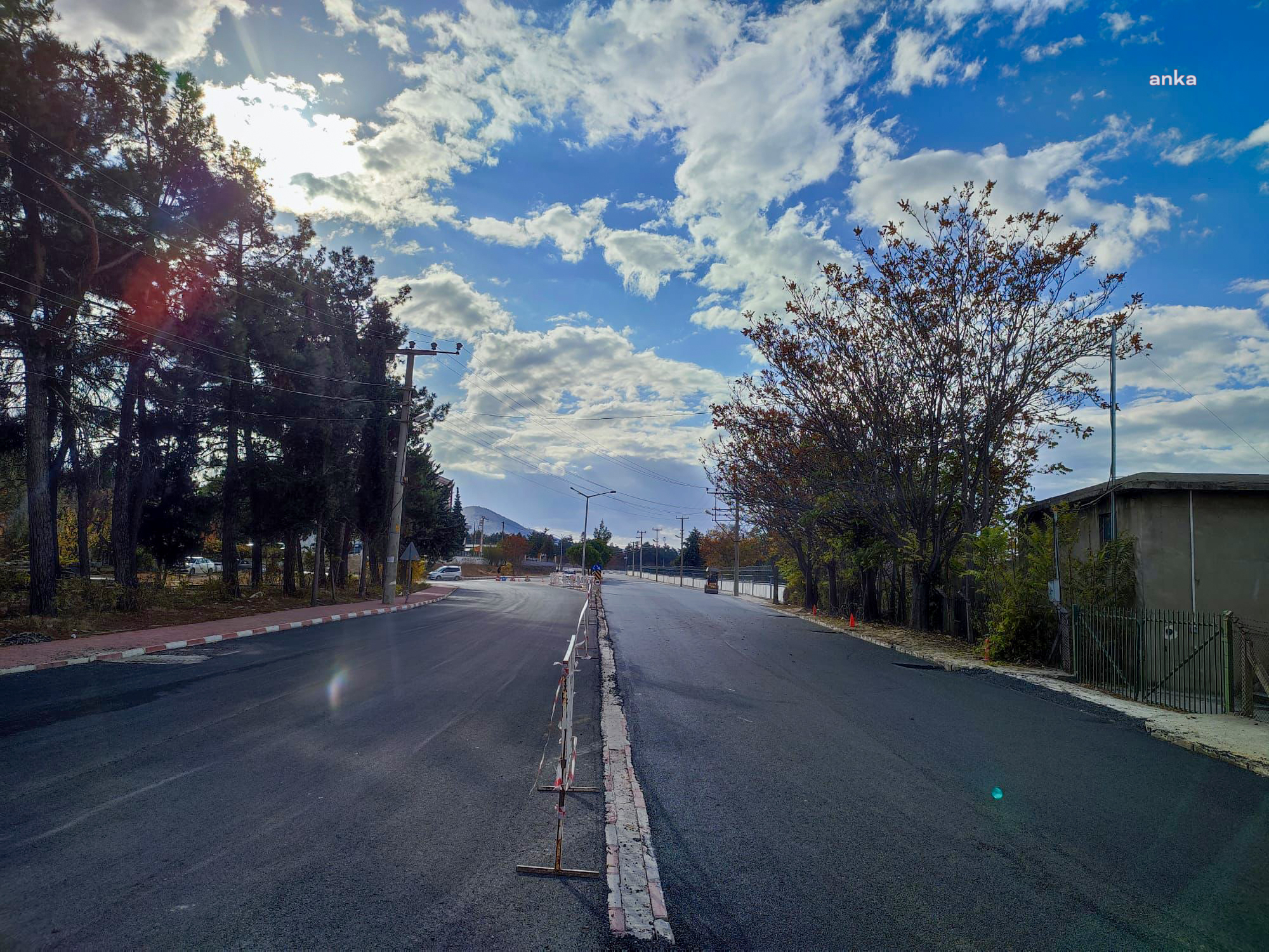 Burdur Belediyesi, yol çalışmalarına devam ediyor