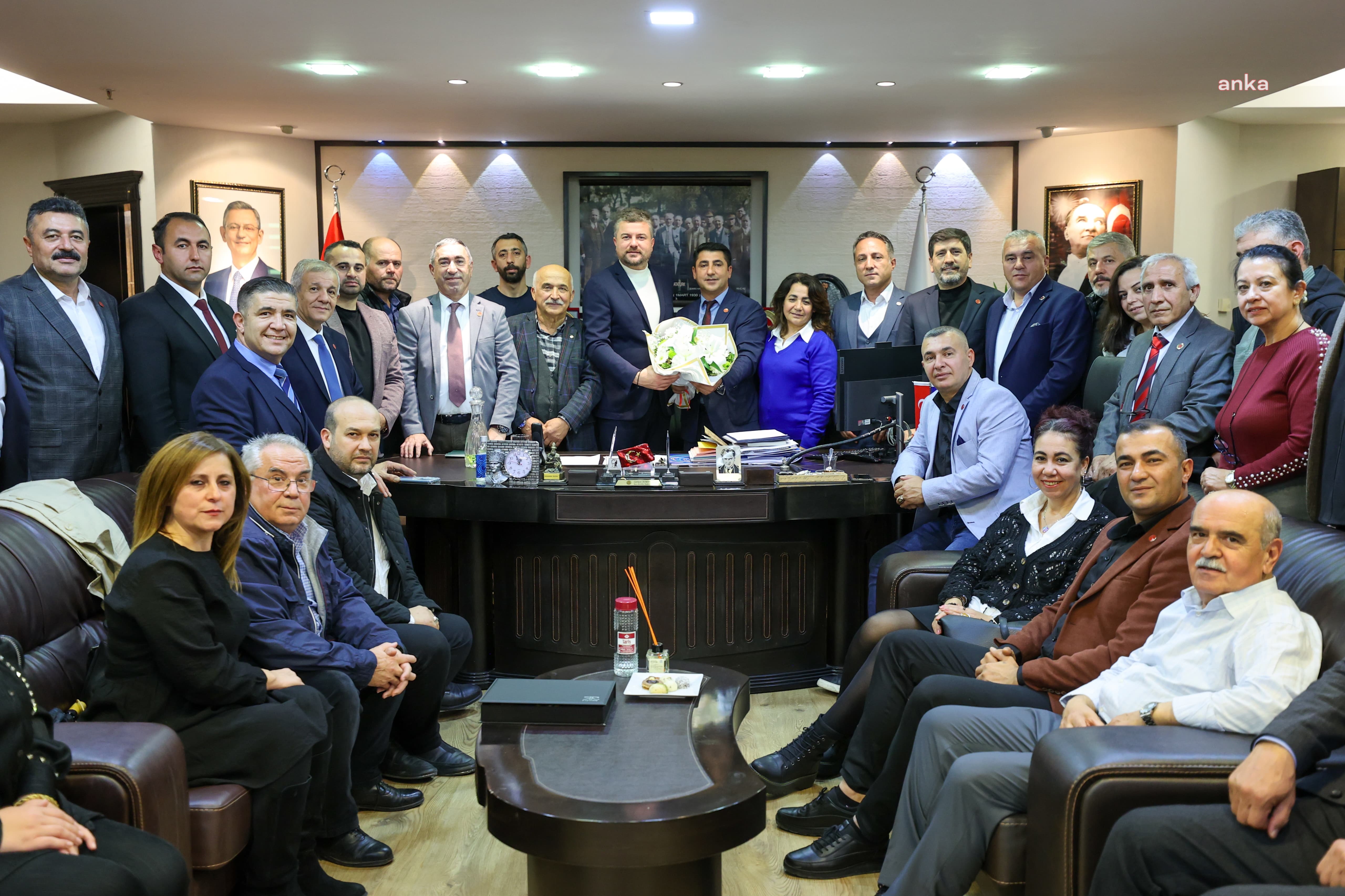 Buca Belediye Başkanı Görkem Duman’a muhtarlardan destek