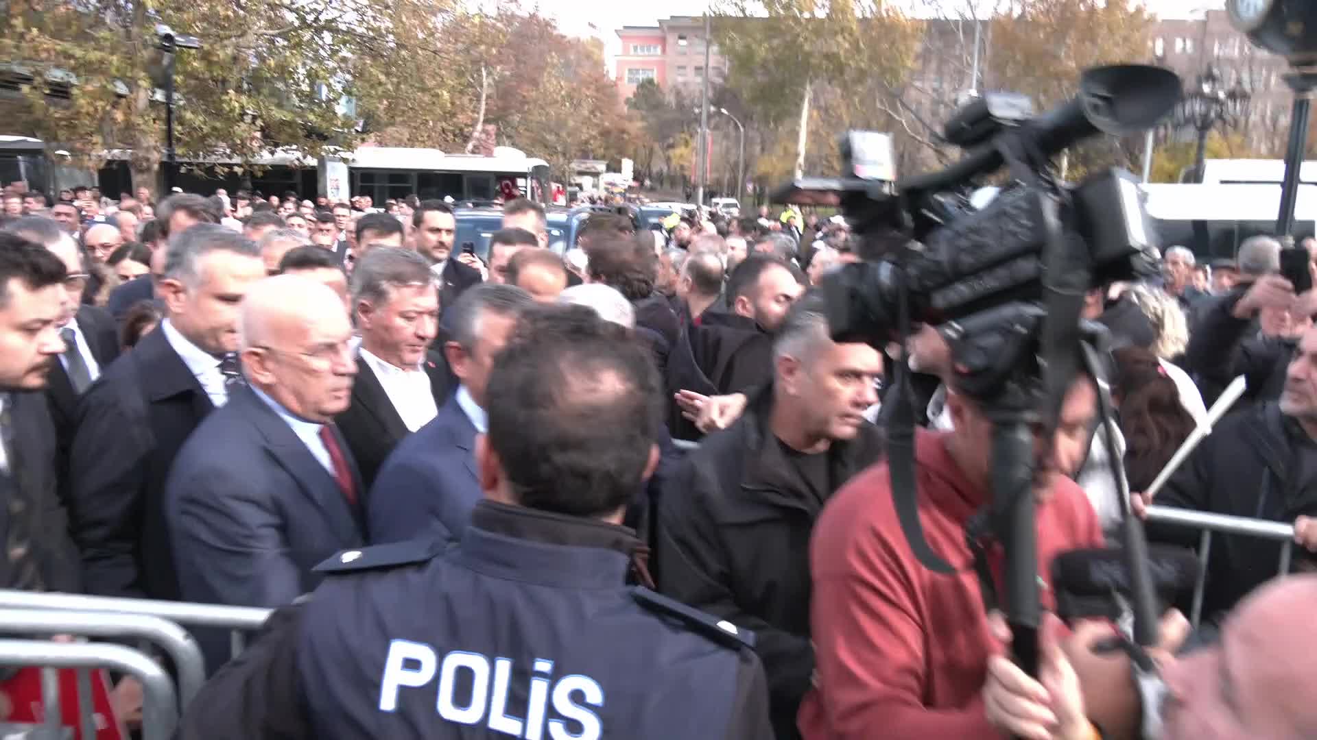 Erdoğan'a hakaretten yargılanan Kemal Kılıçdaroğlu savunma yaptı: "Erdoğan; ülkemiz, devletimiz, birliğimiz ve geleceğimiz için bir tehdit ve tehlikedir"