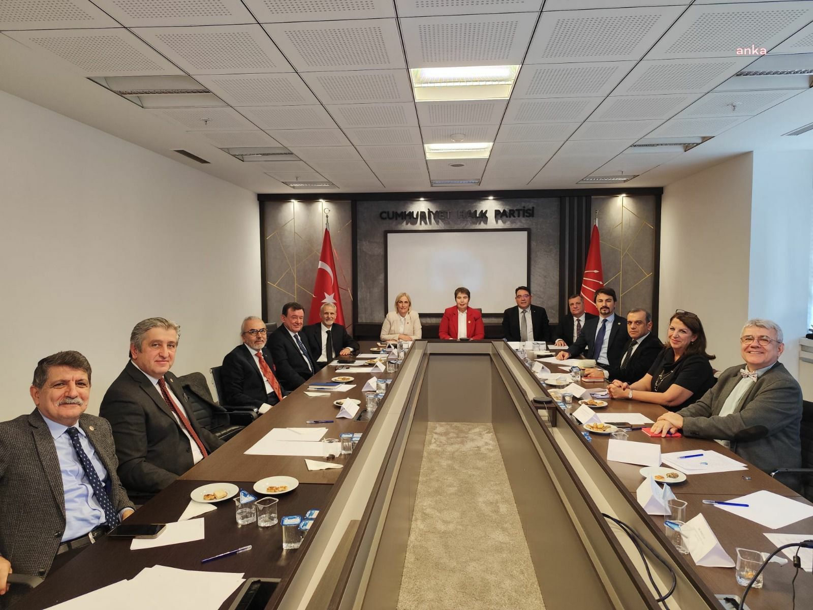 CHP’den askeri sağlık sistemi toplantısı... Zeliha Aksaz Şahbaz: “TSK, askeri sağlık sistemi olmayan nadir ordulardan biri haline gelmiştir”