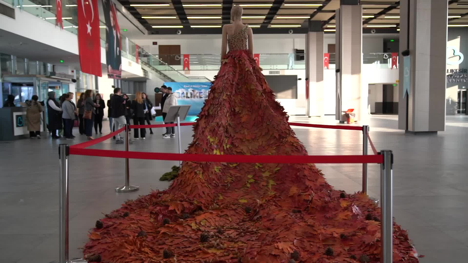Balıkesir Büyükşehir Belediyesi’nin kadın çalışanlarından “Uyanış” çağrısı