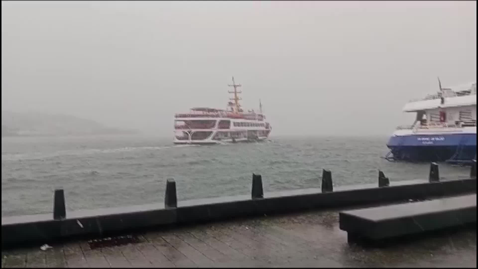 İstanbul’da hava koşulları nedeniyle vapur seferleri iptal edildi