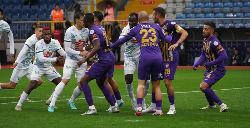 Süper Lig... Çaykur Rizespor, Eyüpspor'u 2- 1 yendi