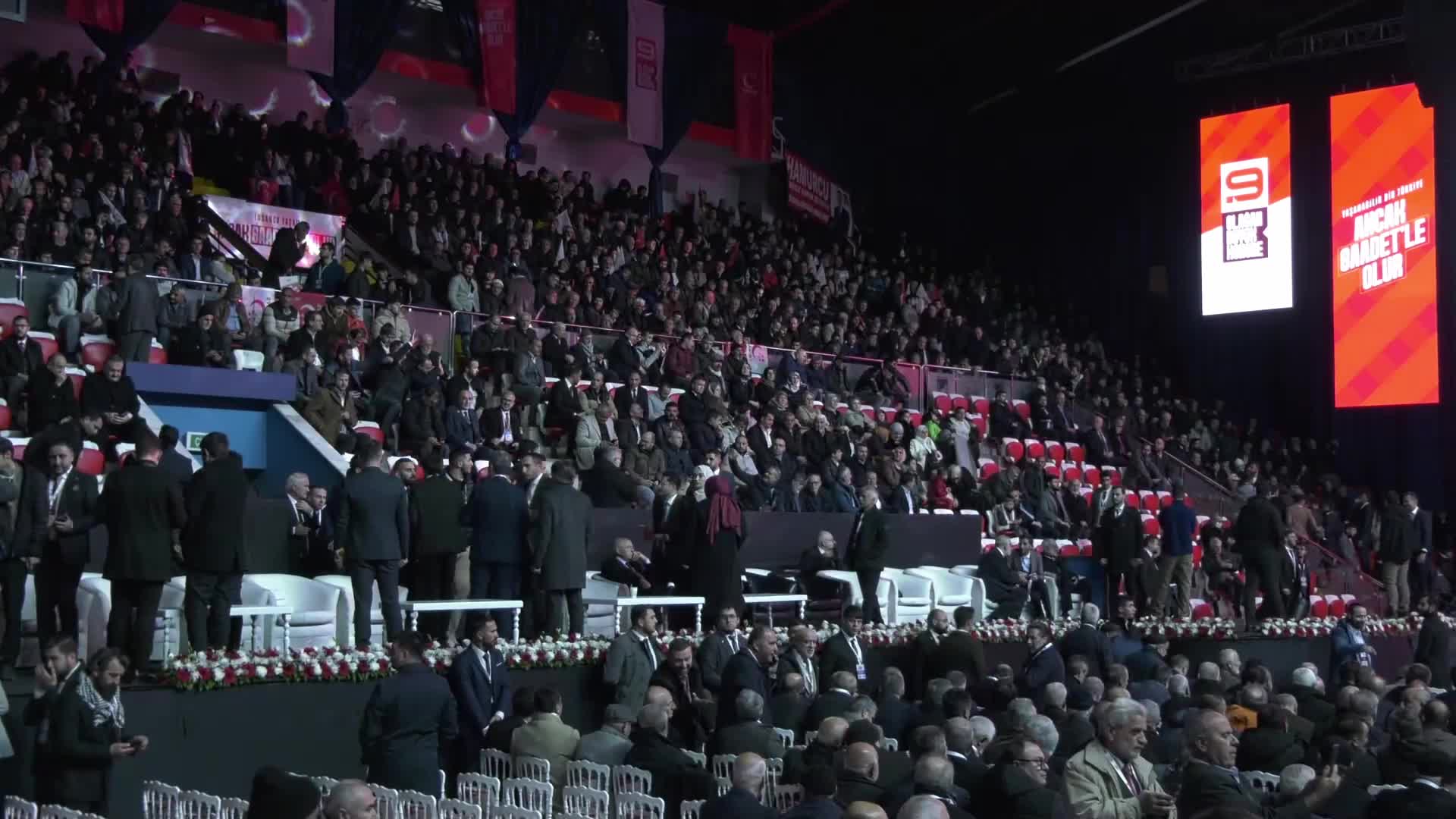 Saadet Partisi 9. Olağan Kongresi başladı