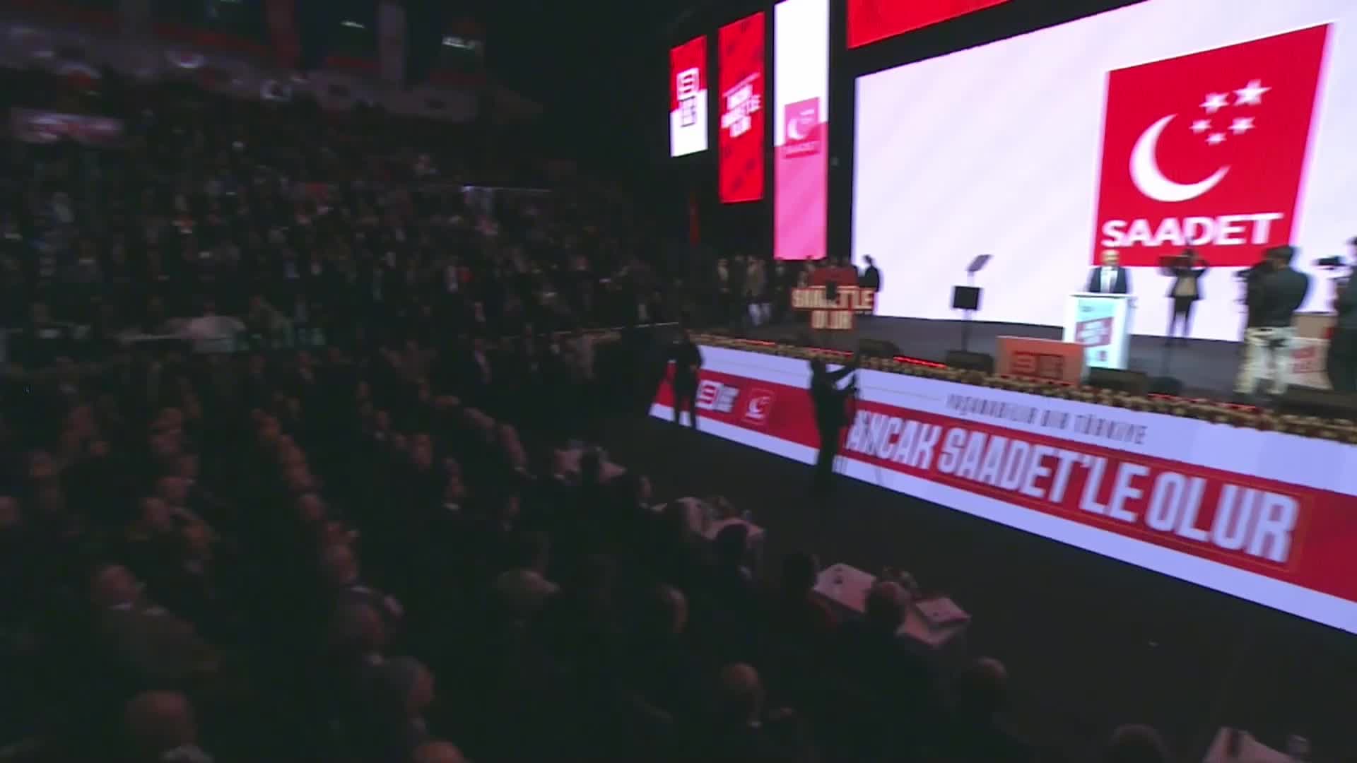 Saadet Partisi 9. Olağan Kongresi... Genel Başkan Adayı Birol Aydın: "Türkiye'de yolsuzluk, hırsızlık ve arsızlık zirve yapmış, hepsini söküp atacağız"
