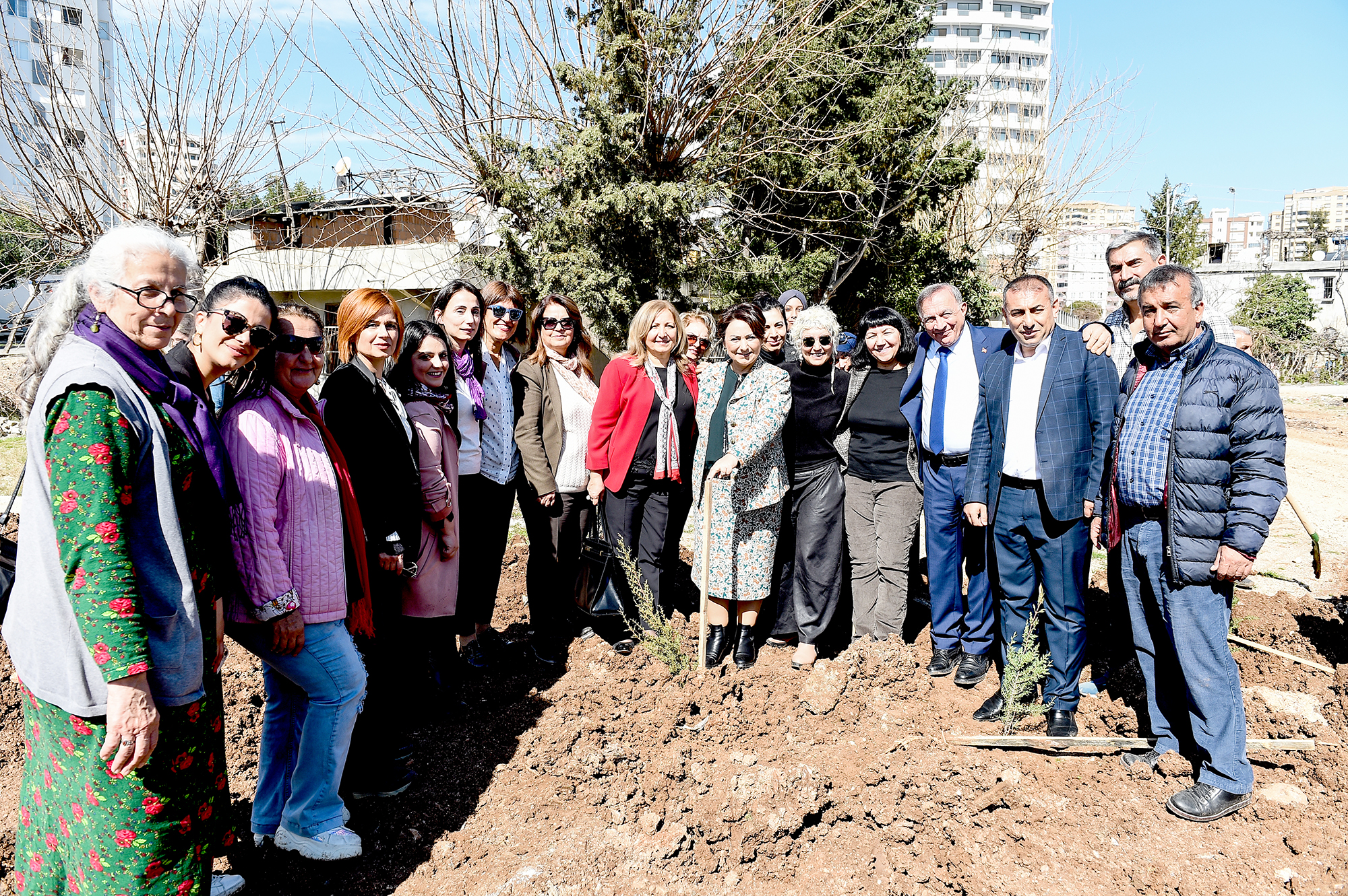 SEYHAN'DA ÖLDÜRÜLEN KADINLAR, "FİDAN"LARLA YENİDEN CAN BULDU