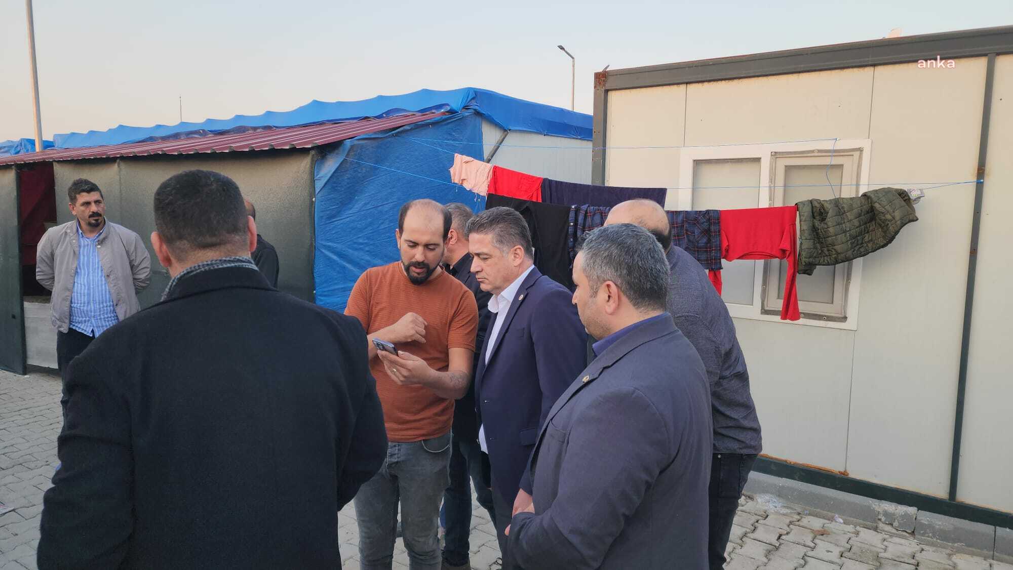 CHP'li Mullaoğlu, konteyner yangınını inceledi: "Altyapı kötü, yangın tüpü boş"